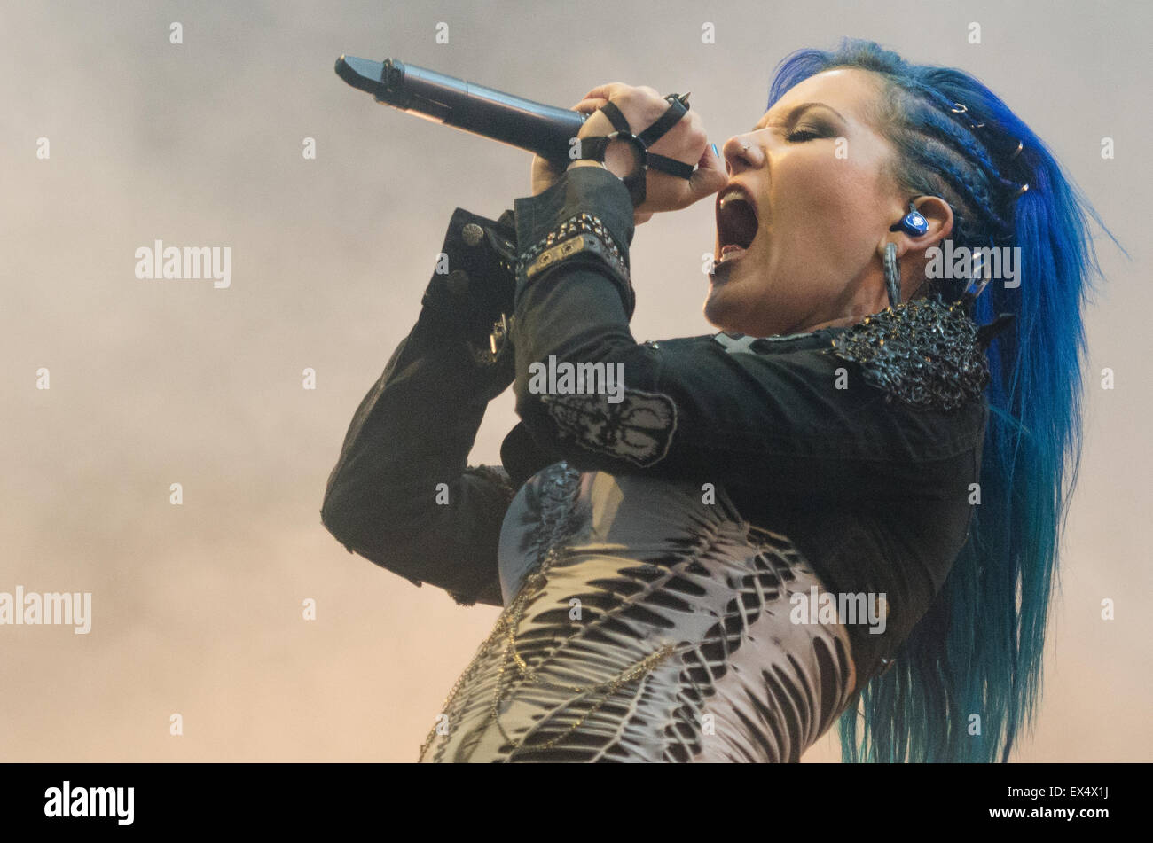 PIESTANY, Slowakei - 26. Juni 2015: Alissa White-Gluz von Death-Metal-Band Arch Enemy führt auf Musikfestival Topfest Stockfoto