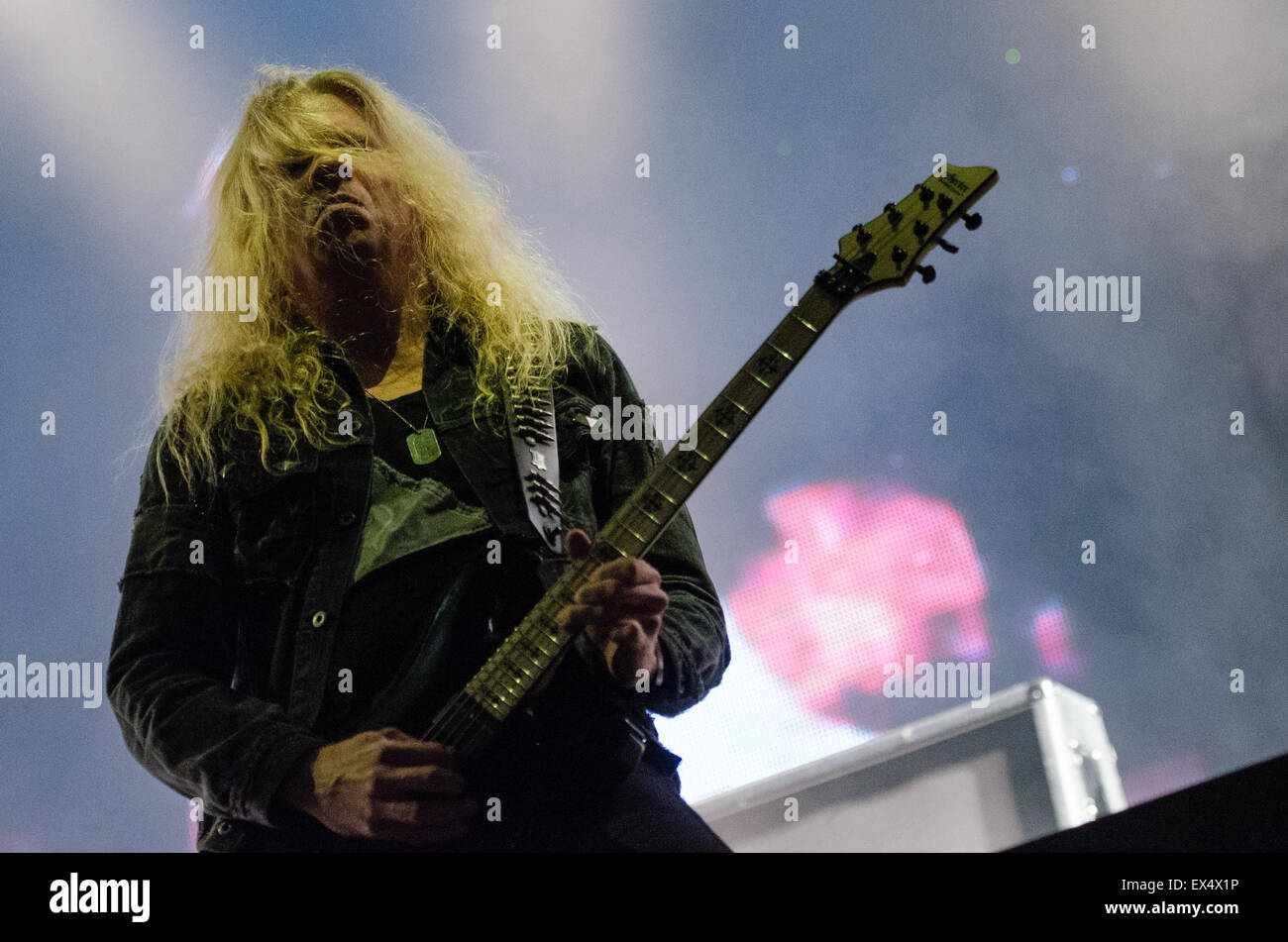 PIESTANY, Slowakei - 26. Juni 2015: Schwedische melodic-Death-Metal-Band Arch Enemy führt auf Musikfestival Topfest in Piestany Stockfoto
