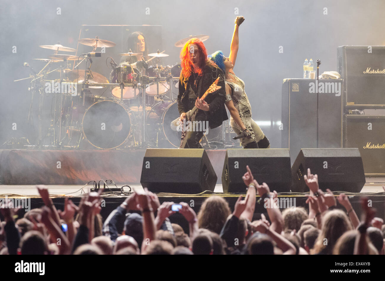 PIESTANY, Slowakei - 26 Juni: Schwedische melodic-Death-Metal-Band Arch Enemy führt auf Musikfestival Topfest in Piestany, Slowakei Stockfoto
