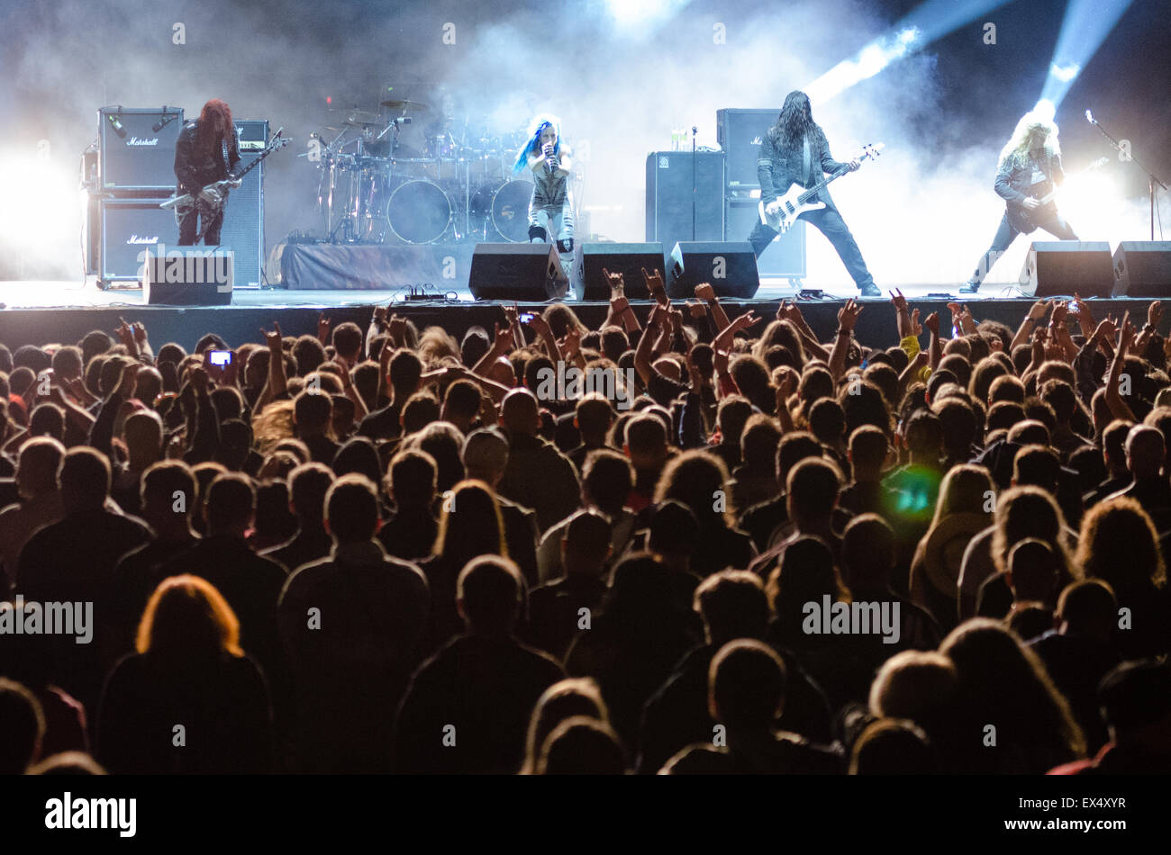 PIESTANY, Slowakei - 26. Juni 2015: Schwedische melodic-Death-Metal-Band Arch Enemy führt auf Musikfestival Topfest in Piestany Stockfoto