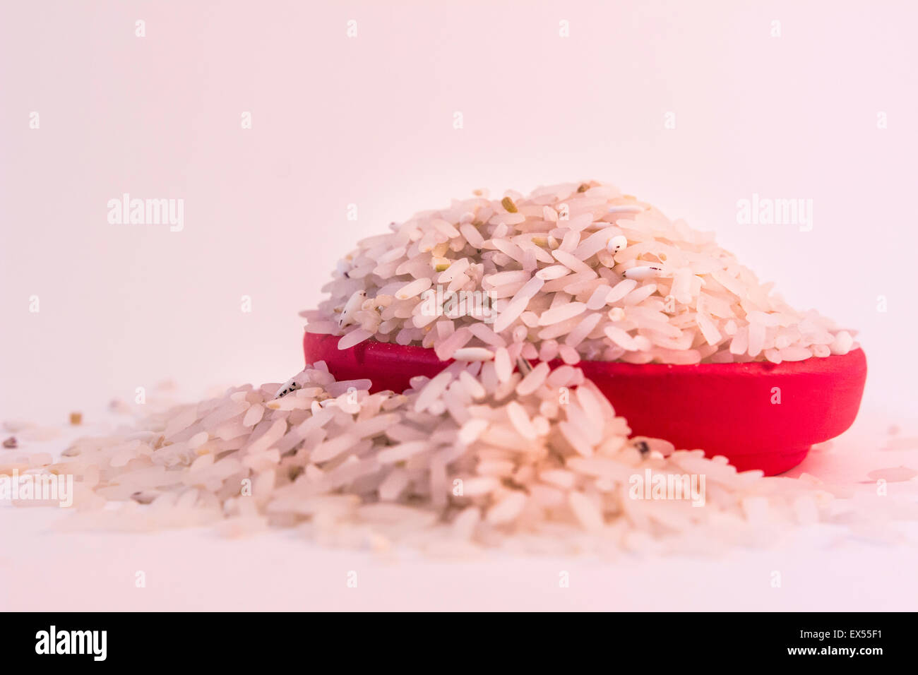 Korn Basmati Reis essen Ausschnitt Schüssel weiß gesunde closeup Stockfoto