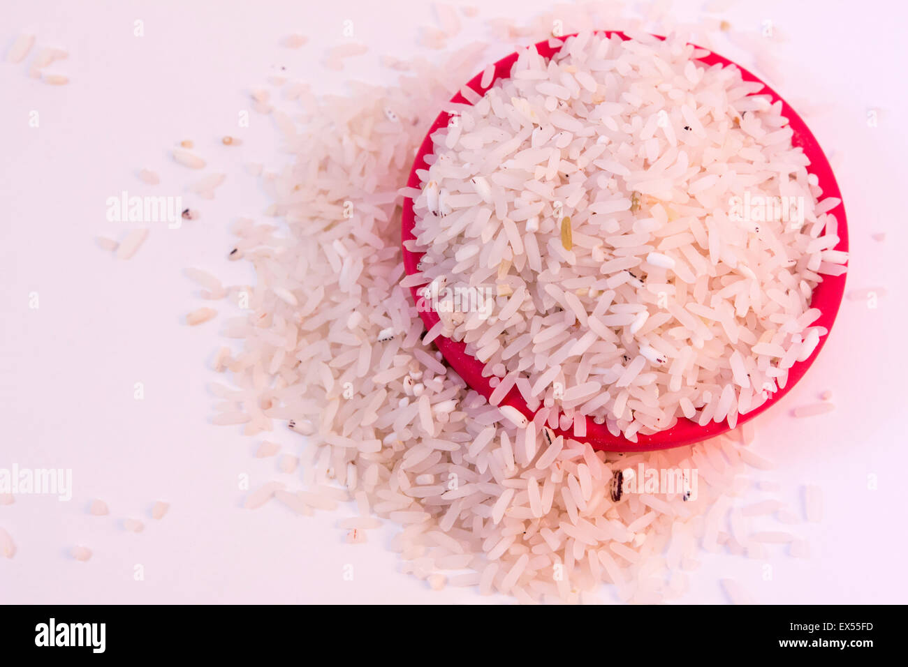 Korn Basmati Reis essen Ausschnitt Schüssel weiß gesunde closeup Stockfoto