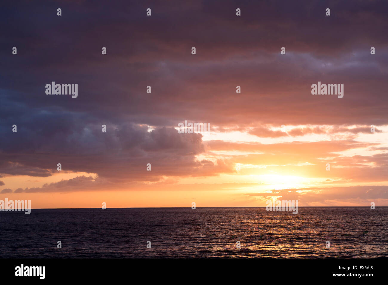 ESP, Spanien, die Kanaren Insel La Palma, Sonnenuntergang in der Nähe von El Remo an der Westküste.  ESP, Spanien, Kanarische Inseln, Ins Stockfoto