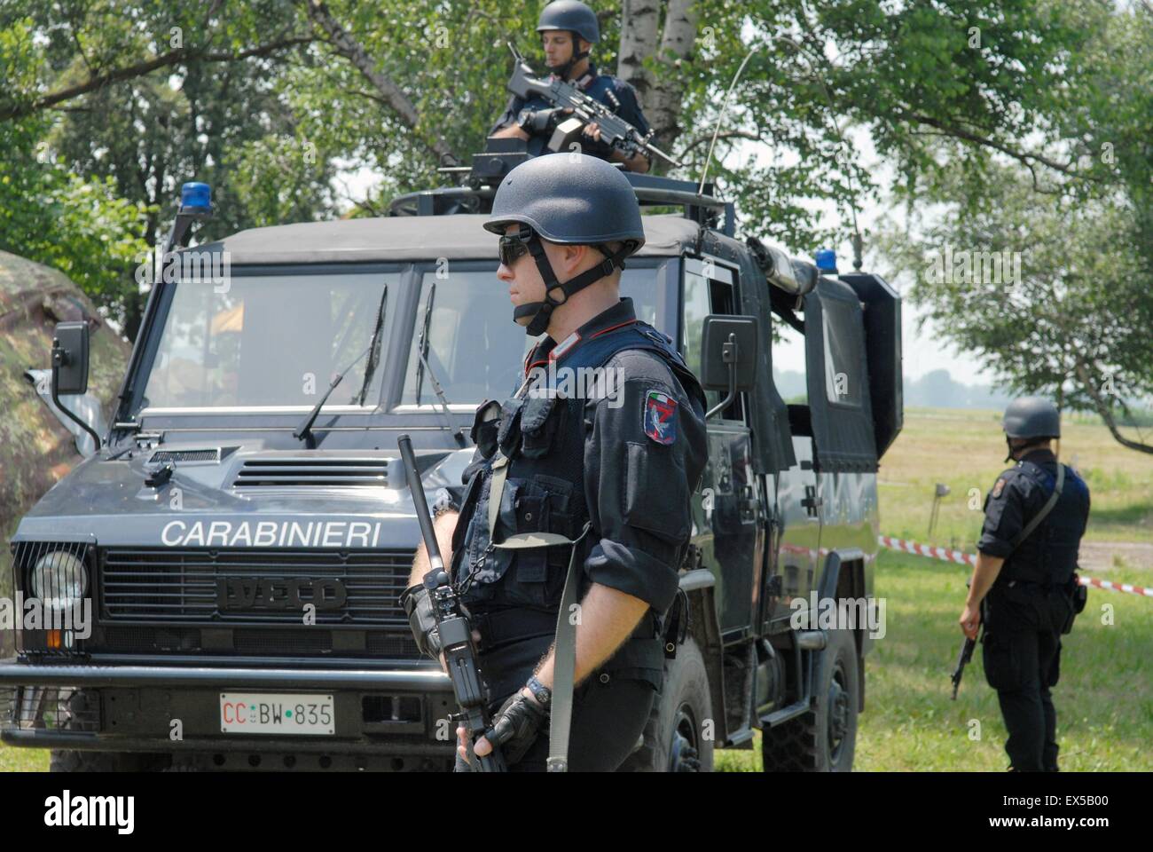 NATO Joint Force Headquarters, italienische Armee Patrouille der Carabinieri Militärpolizei Stockfoto