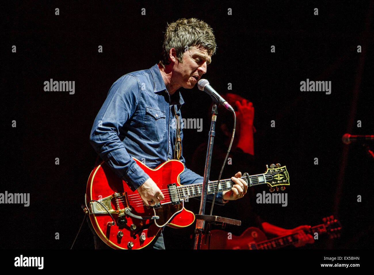 Mailand, Italien. 6. Juli 2015. Noel Gallagher High Flying Birds tritt in Mailand, Italien, auf Kredit-6. Juli 2015: Mairo Cinquetti/Alamy Live News Stockfoto