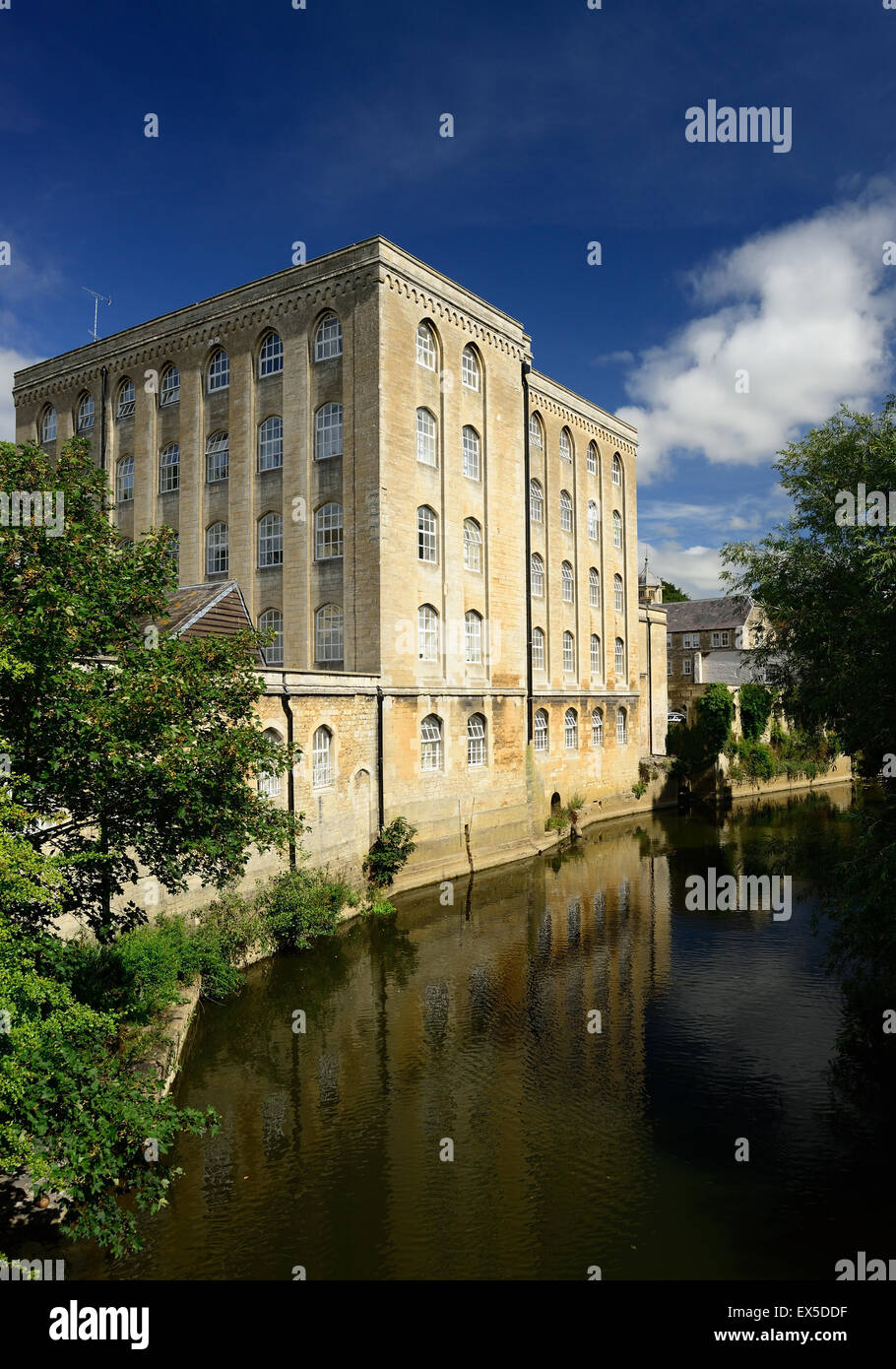 Abbey Mill mit Blick auf den Fluss Avon in Bradford-on-Avon, Wiltshire. Stockfoto