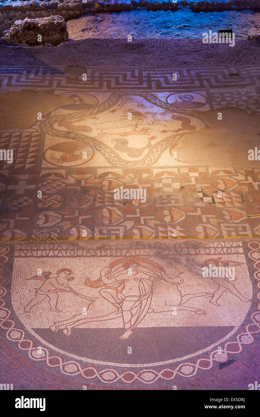 Kent, Lullingstone Römervilla, Detail des Mosaiks Bodenbelag zeigt das römischen Gott Jupiter entführt Prinzessin Europa Stockfoto