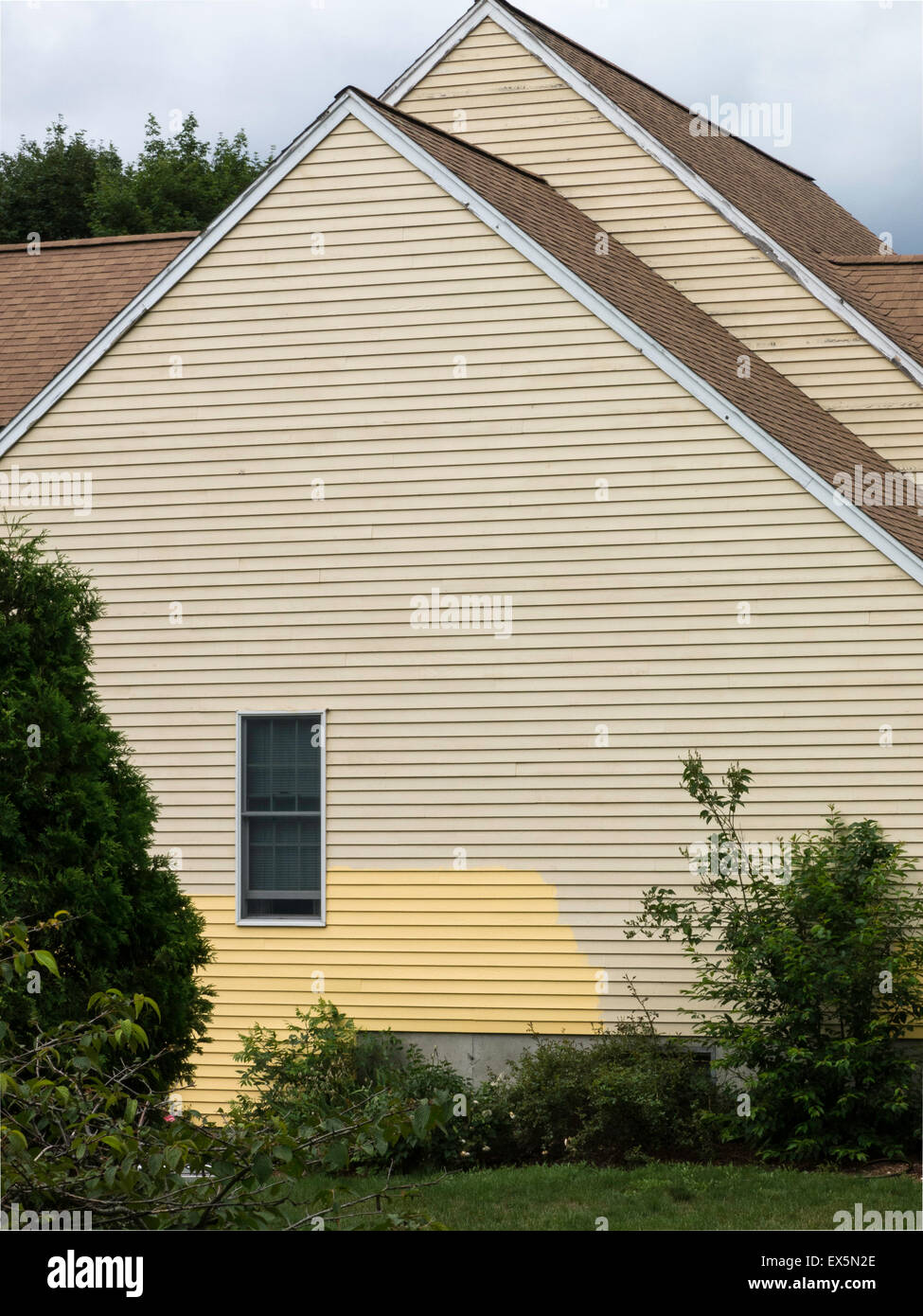 Teilweise bemalte Wohn-Haus Wand, USA Stockfoto