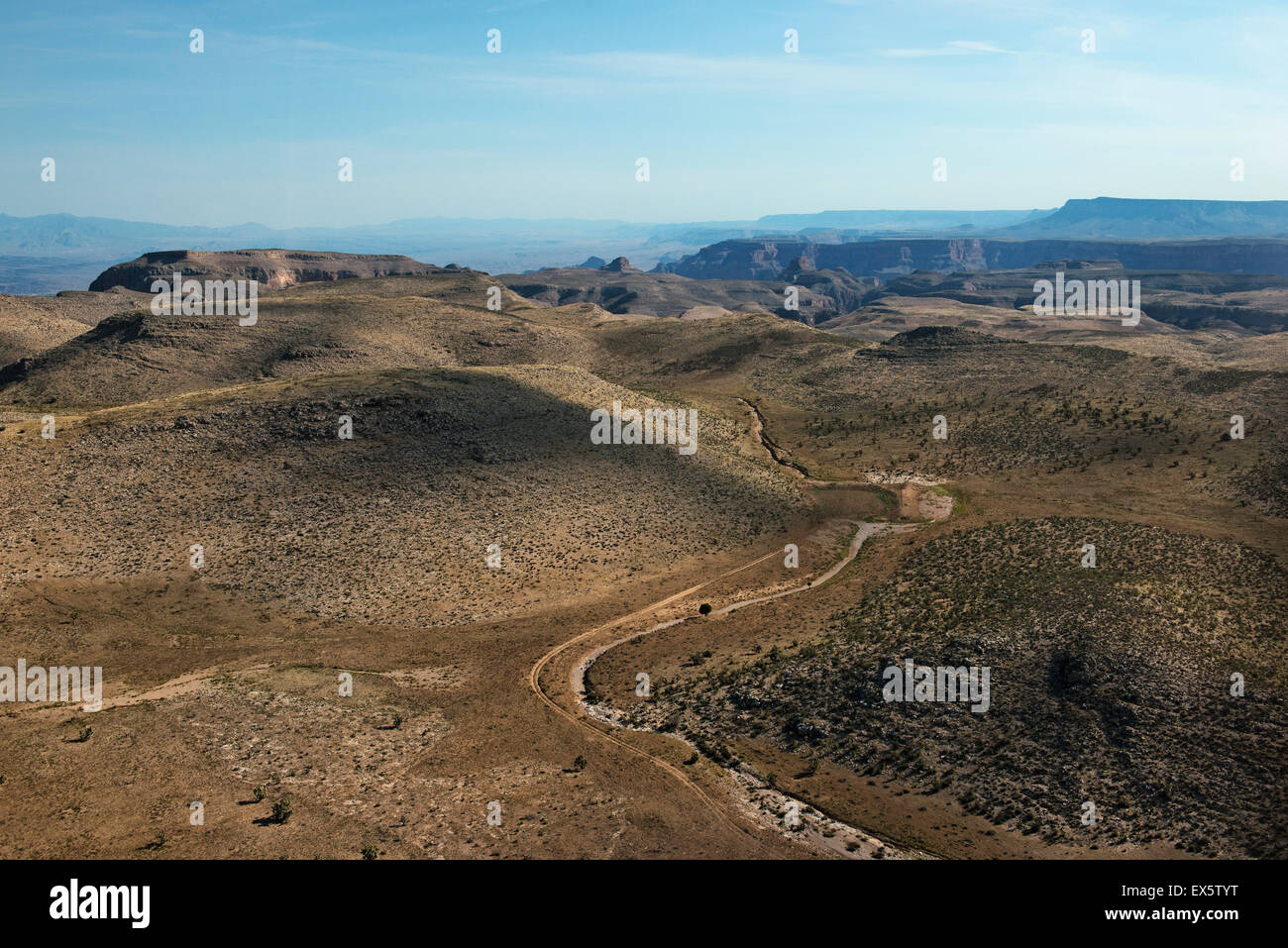 Helikopterblick auf Landschaft zwischen Las Vegas und Grand Canyon Stockfoto