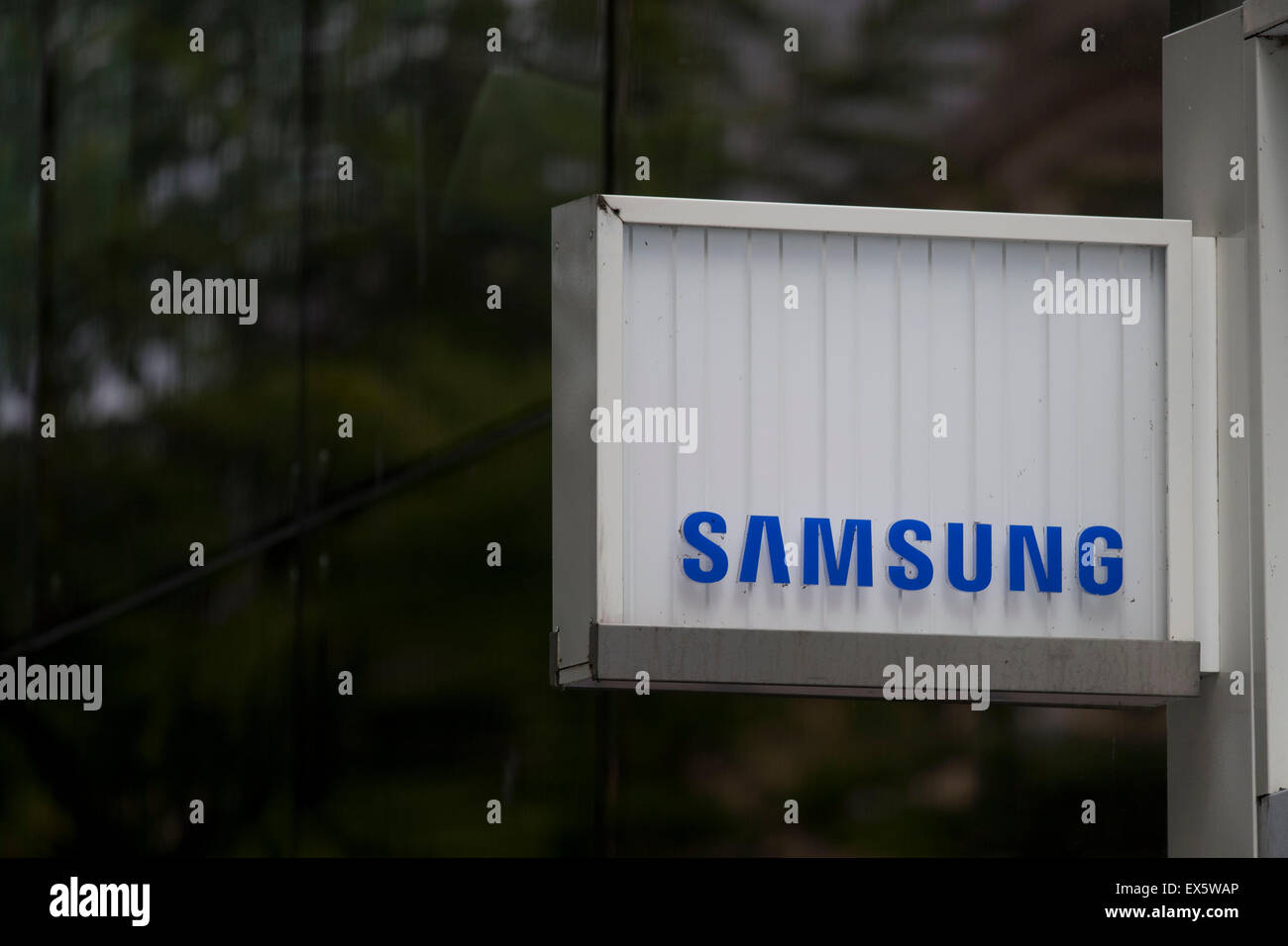 Ein Samsung-Shop-Zeichen-Logo. Stockfoto