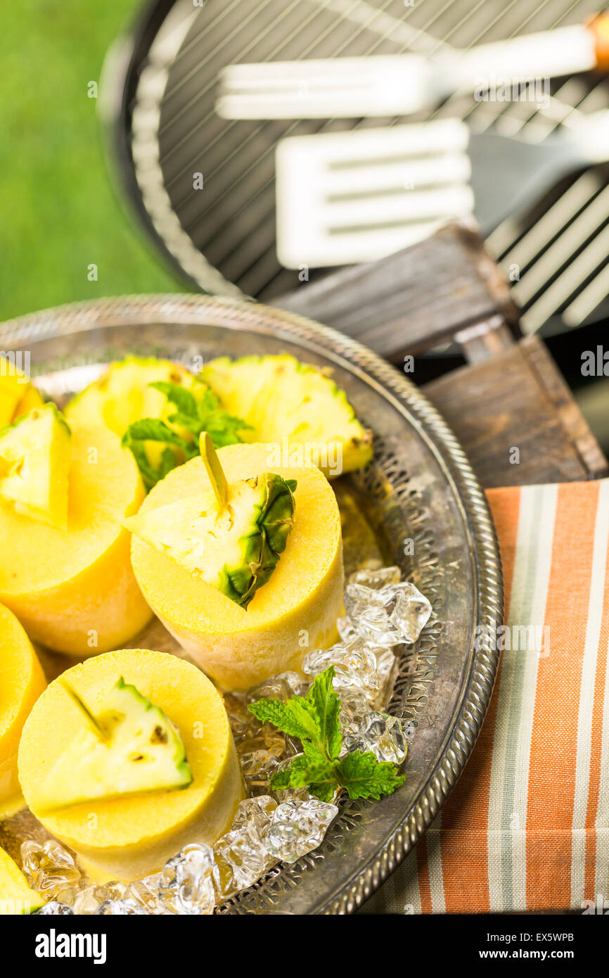 Hausgemachte kalorienarm Eis am Stiel mit Mando, Ananas- und Cocconut ...