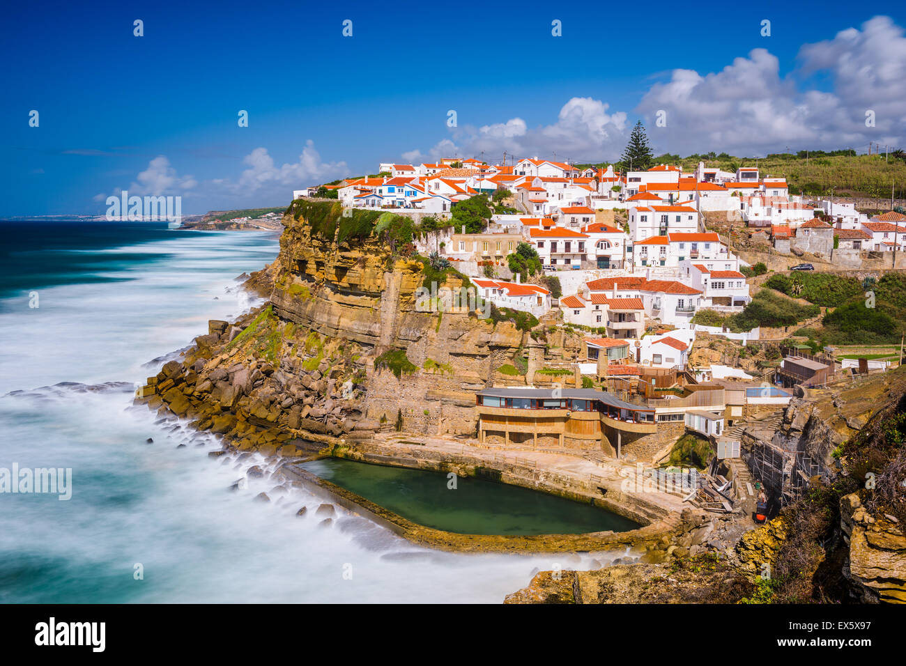 Azenhas Do Mar, Portugal Stadt am Meer. Stockfoto