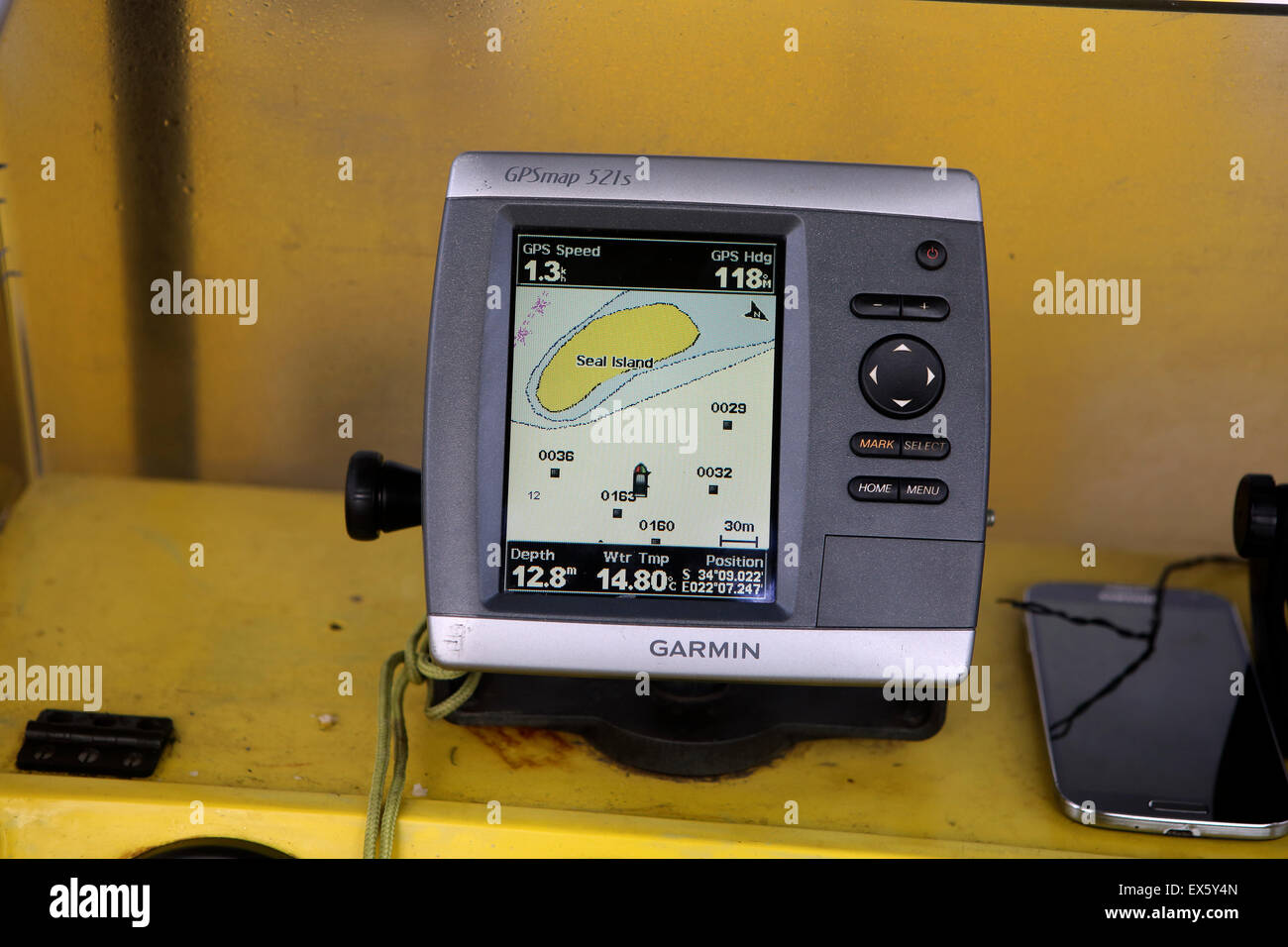 Garmin Sonar fishfinder und Kartenplotter montiert auf Boot Stockfotografie Alamy
