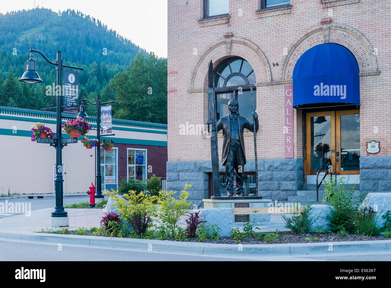 Statue von Pioneer Skifahrer, Olaus Jeldness, Rossland, Britisch-Kolumbien, Kanada Stockfoto