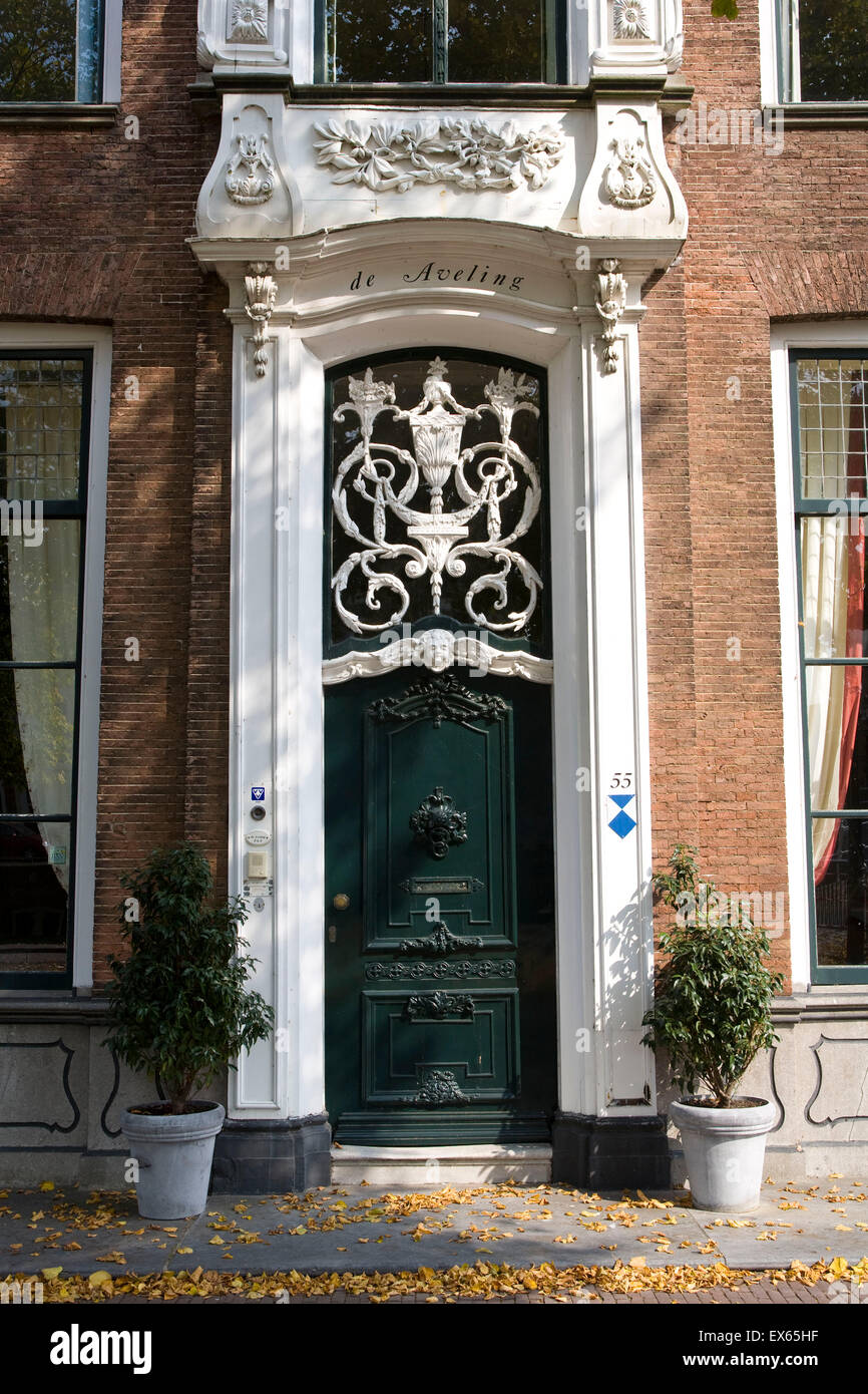 Europa, Niederlande, Zeeland, Eingangstür des historischen Patrizier Haus am alten Hafen in Zierikzee auf der Halbinsel Schouwen- Stockfoto