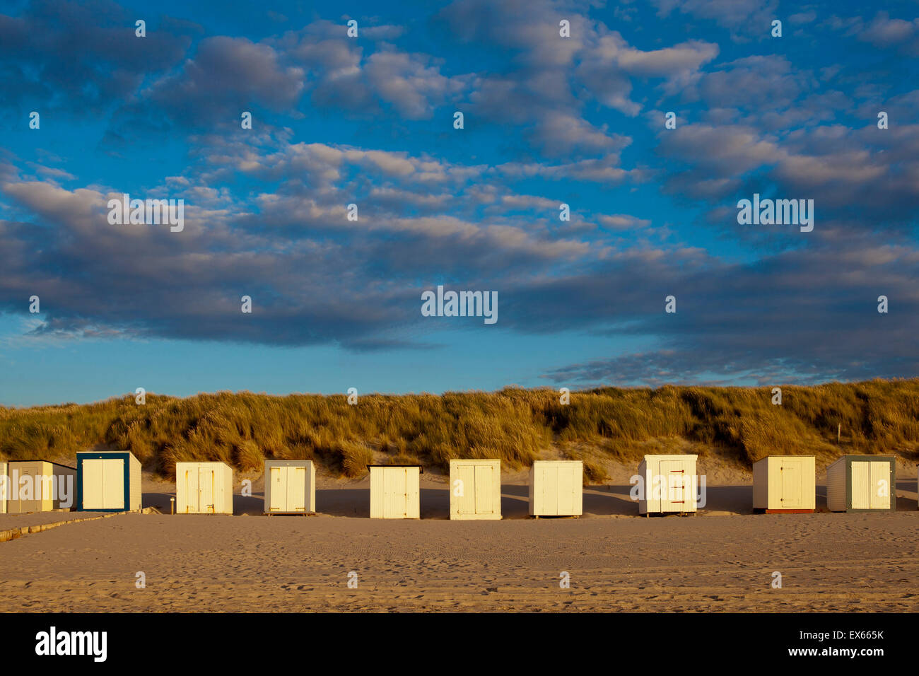 Europa, Niederlande, Zeeland, Kabinen am Strand von Domburg auf der Halbinsel Walcheren. Stockfoto
