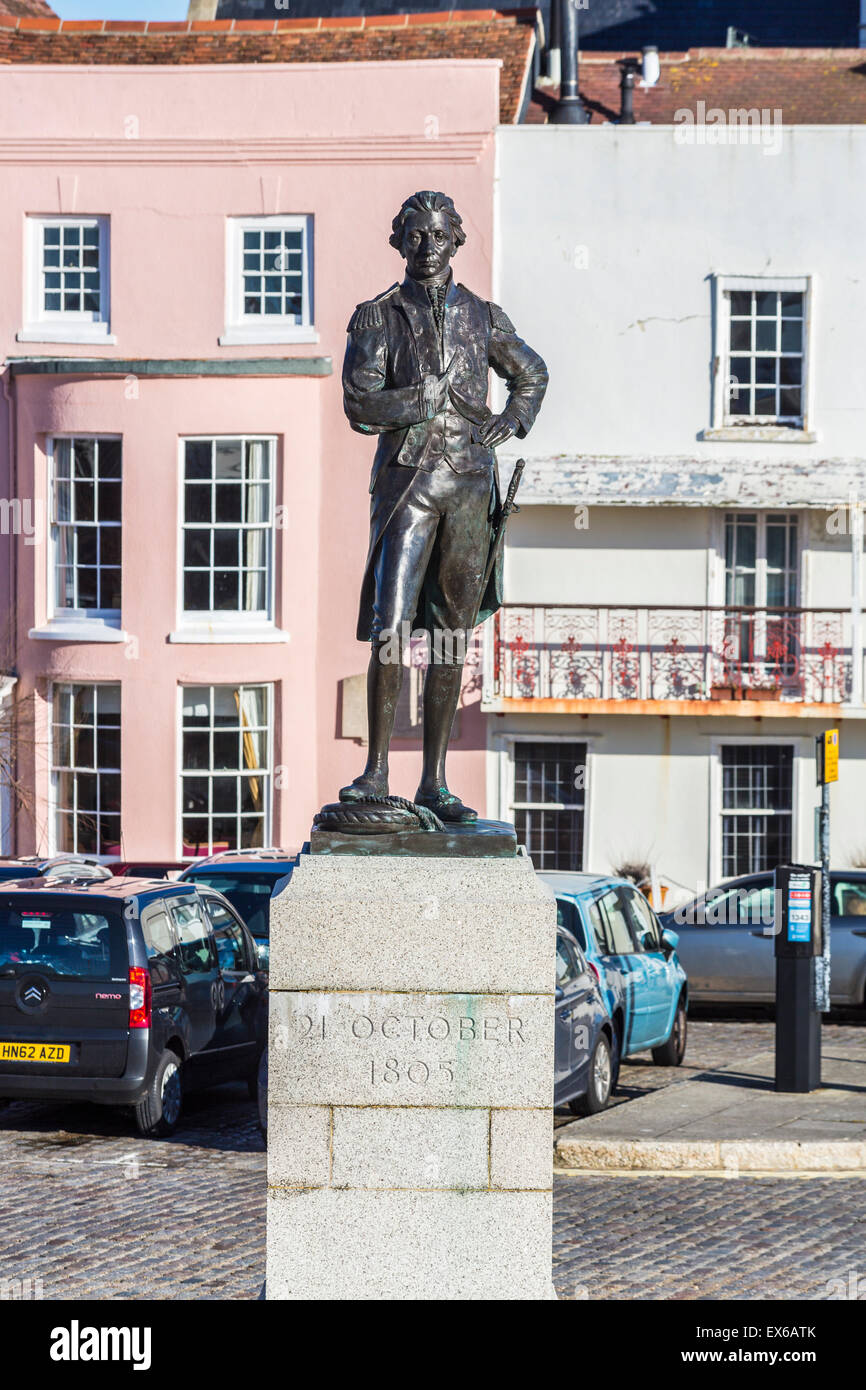Südküste Sehenswürdigkeiten: Statue von Admiral Lord Nelson, Kommandanten und Helden der Schlacht von Trafalgar im Grand Parade, Old Portsmouth, Hants, England, UK Stockfoto