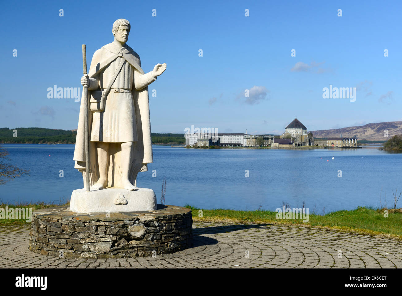 Lough Derg Saint Patrick Statue Wallfahrt religiöse Religion Insel katholischen Website Donegal ferry Büßer RM Irland Stockfoto