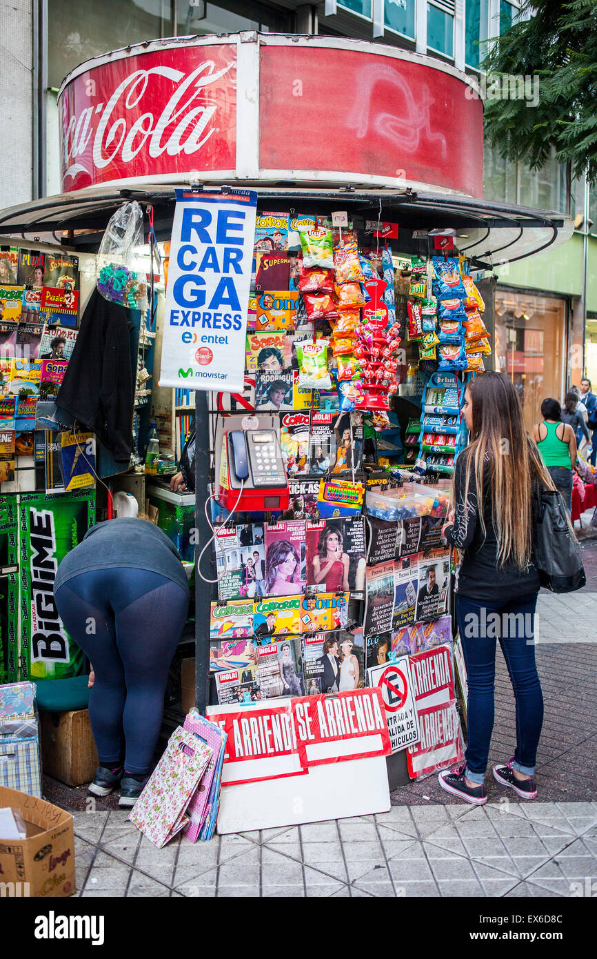 Presse-Kiosk in Paseo Ahumada. Santiago. Chile. Stockfoto