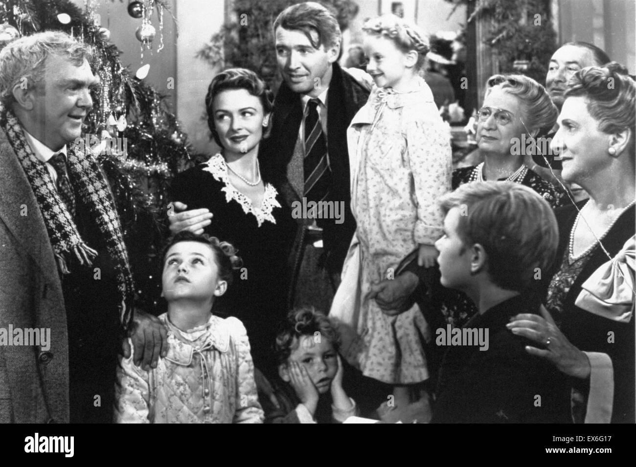 James "Jimmy" Maitland Stewart (20. Mai 1908 – 2. Juli 1997) amerikanischen Film- und Bühnenschauspieler, es ist ein wundervolles Leben. Diese 1946 American Christmas Fantasy Komödiedrama Film produziert und unter der Regie von Frank Capra, basierend auf der Kurzgeschichte "Das größte Geschenk" Stockfoto