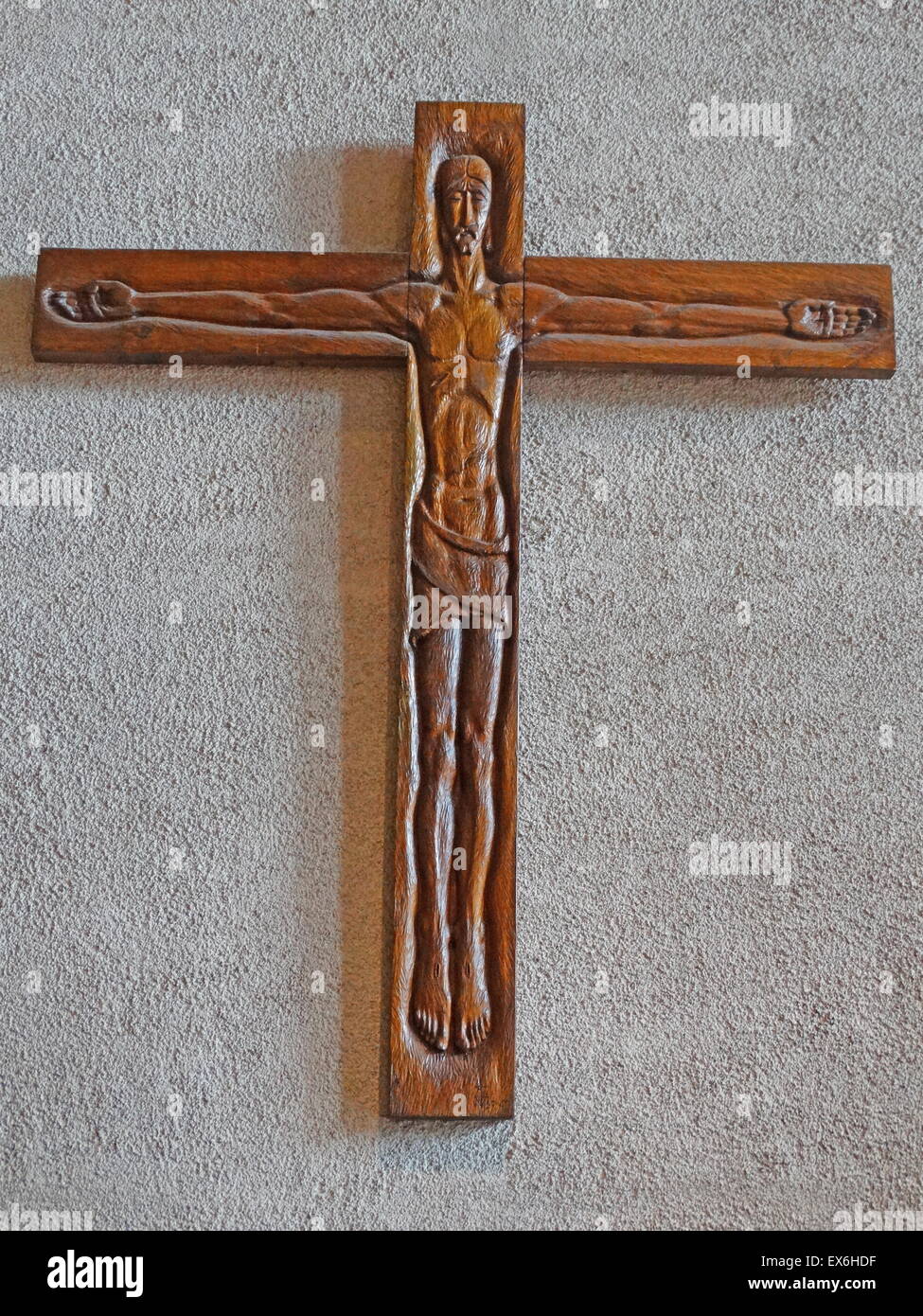Die tschechischen Cross ein geschnitztes Kruzifix von Jindich Severa 1968. Coventry Cathedral, England Stockfoto