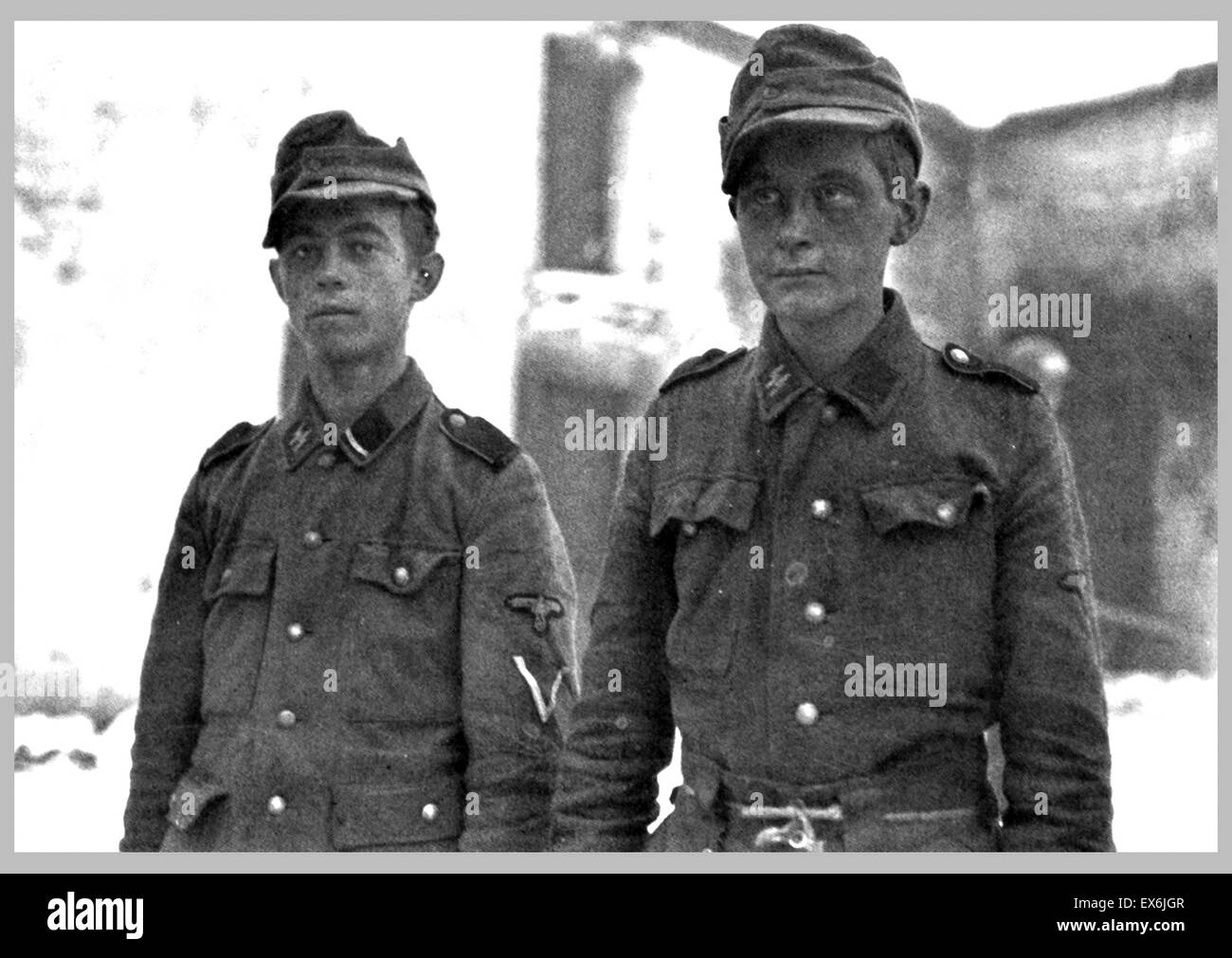 Hitler-Jugend bildet einen letzten Versuch, Berlin-Mitte am Ende von Weltkrieg zwei 1945 zu schützen Stockfoto