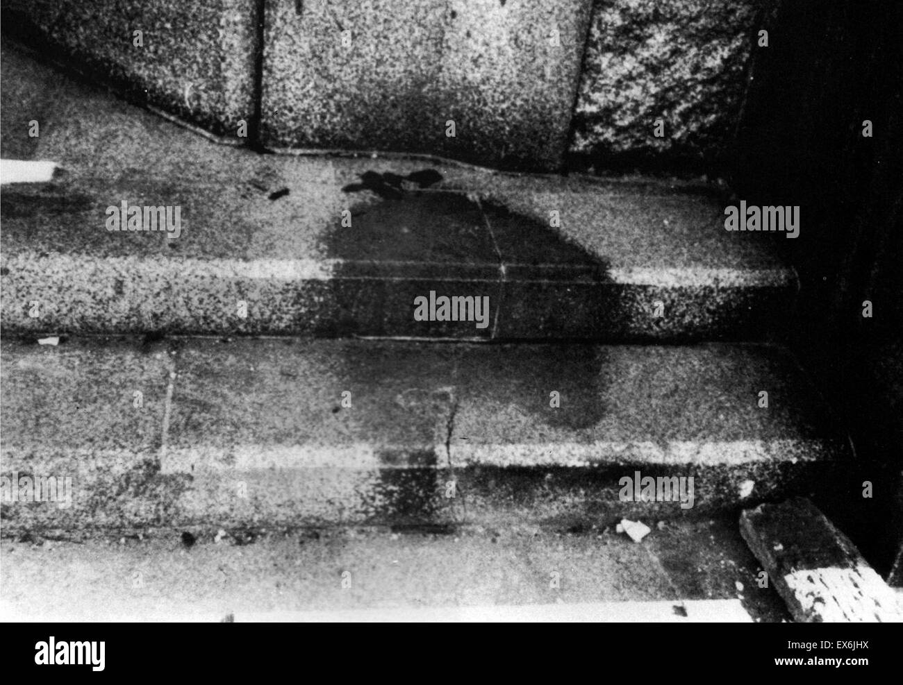 Zweiter Weltkrieg, menschliche Schatten auf Bank Schritte in Hiroshima nach der Explosion der Atombombe im August 1945 Hiroshima, Japan Stockfoto