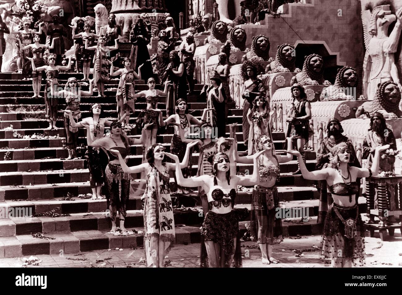 Intoleranz (Film), ein 1916 Film von d.w. Griffith. Szene aus einer babylonischen Geschichte: der Rückgang des babylonischen Reiches nach Persien 539 v. Chr. Stockfoto
