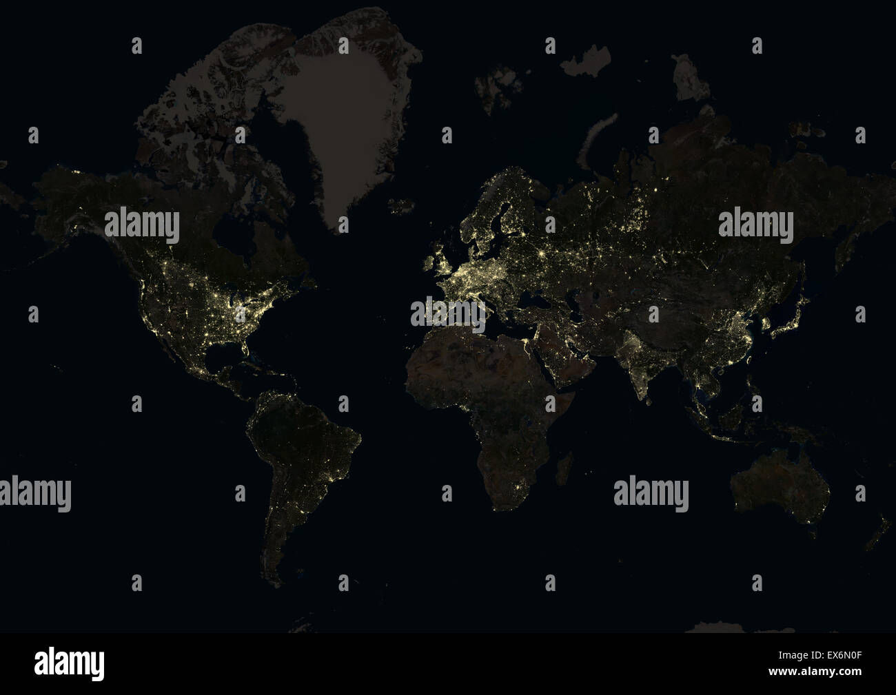 Welt in der Nacht im Jahr 2012, zeigt eine Weltkarte in Mercator-Projektion. Dieses Satellitenbild zeigt städtische und industrielle Beleuchtung. Stockfoto