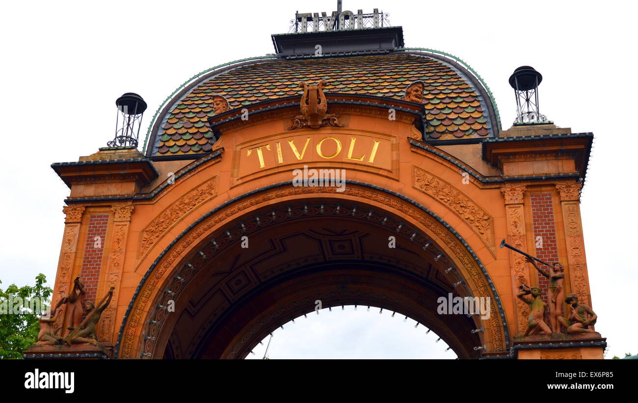 Tivoli Gardens ist ein berühmter Vergnügungspark und Lustgarten in Kopenhagen, Dänemark. Park am 15. August 1843 eröffnet und ist der älteste Vergnügungspark der Welt Stockfoto
