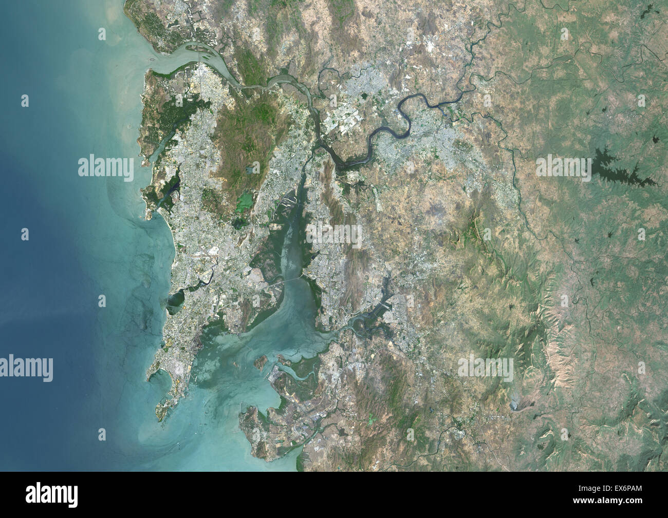 Farbe-Satellitenbild von Mumbai, Indien. Bild aufgenommen am 12. April 2014 mit Landsat 8 Daten. Stockfoto