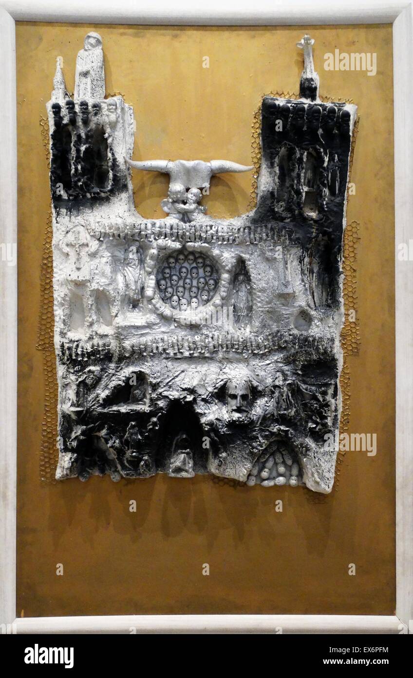 Skulptur mit dem Titel "Norte-Dame de Paris" Detaillierung einen Teil der Norte-Dame Kathedrale in Paris. Erstellt von Niki de Saint Phalle (1930-2002), französischer Bildhauer, Maler und Filmemacher. Datierte 1962 Stockfoto