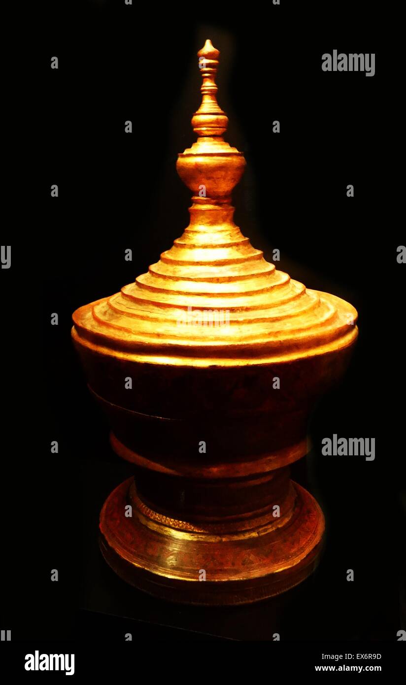 Angebot-Box im Mandalay-Stil aus Myanmar, jetzt bekannt als, Burma. Vom Anfang des 19. Jahrhunderts Stockfoto