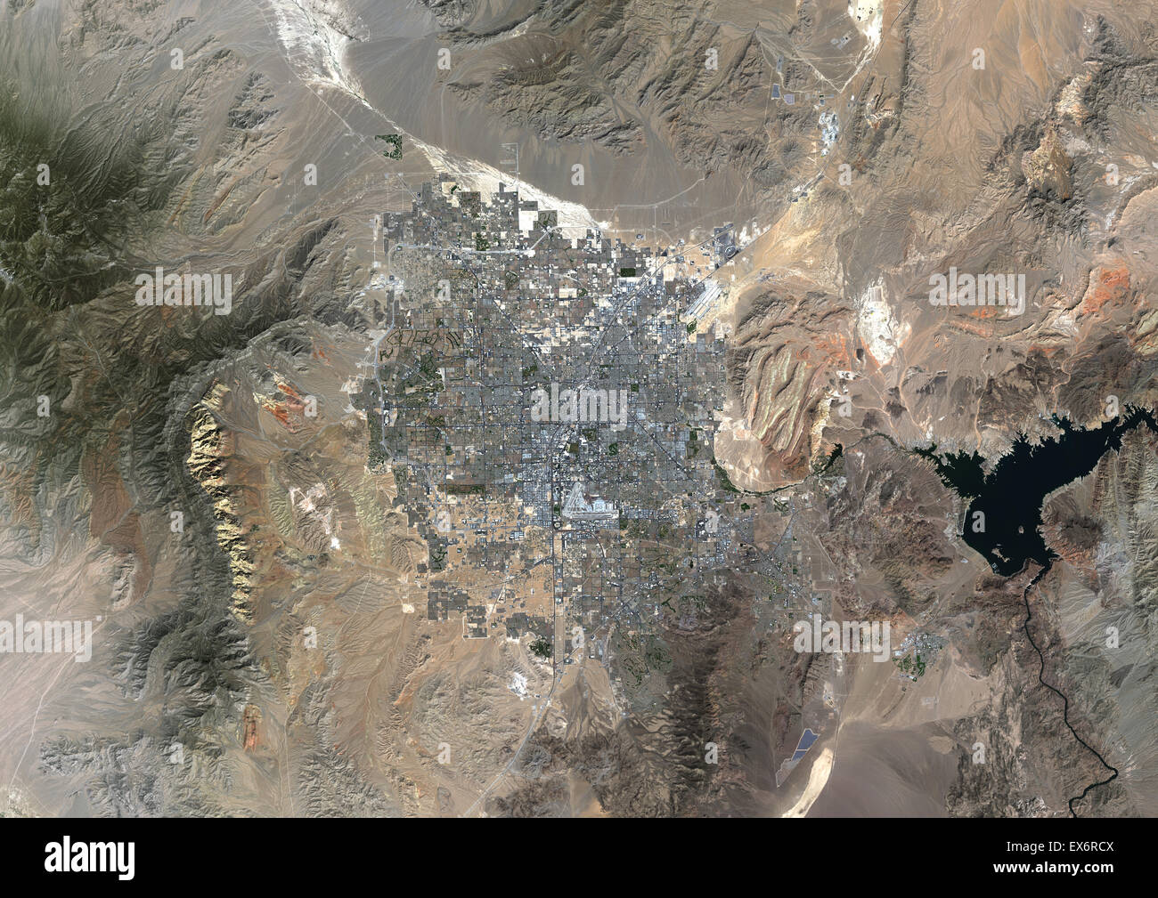 Farbe-Satellitenbild von Las Vegas, Nevada, USA. Bild aufgenommen am 23. September 2014 mit Landsat 8 Daten. Stockfoto