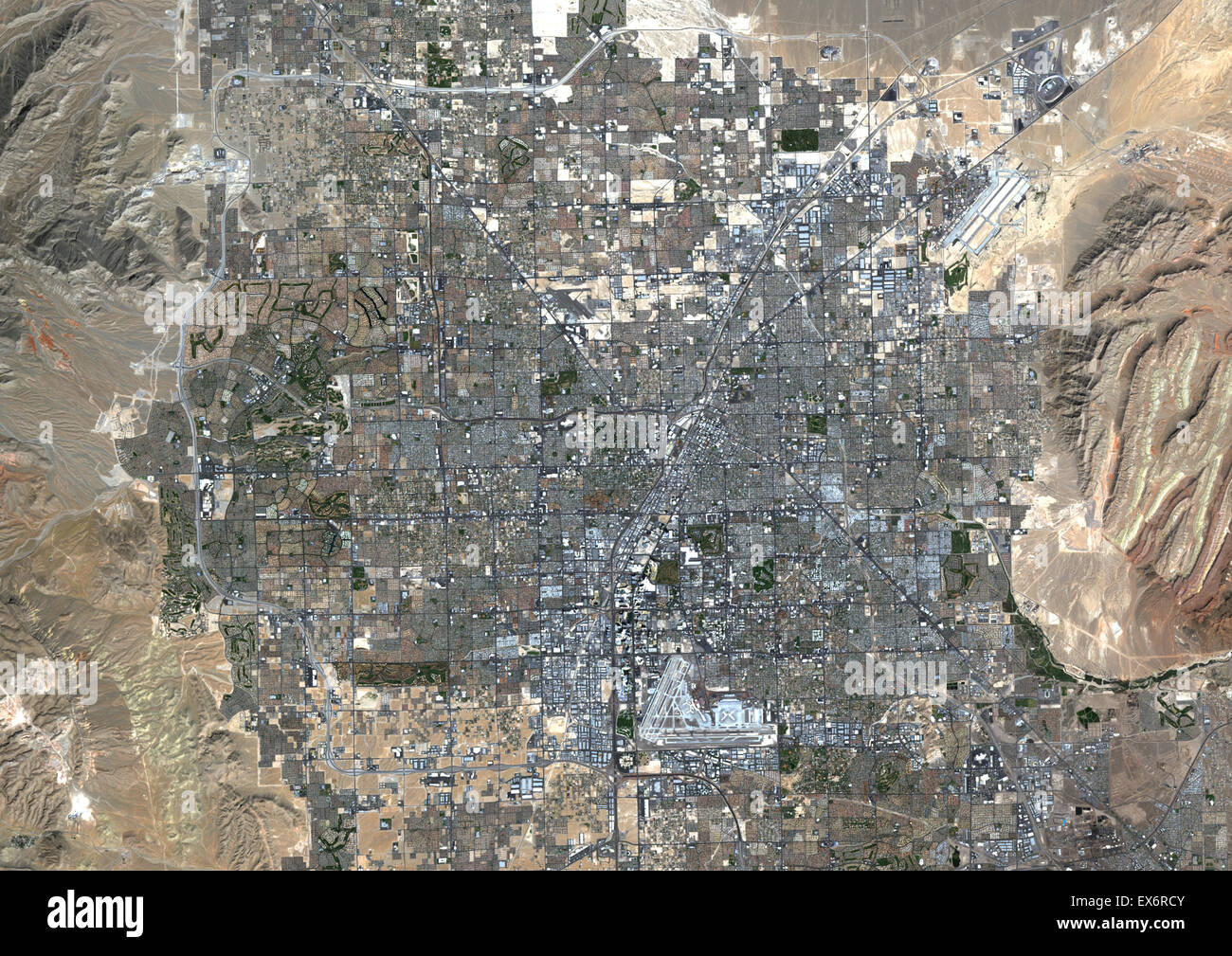 Farbe-Satellitenbild von Las Vegas, Nevada, USA. Bild aufgenommen am 23. September 2014 mit Landsat 8 Daten. Stockfoto