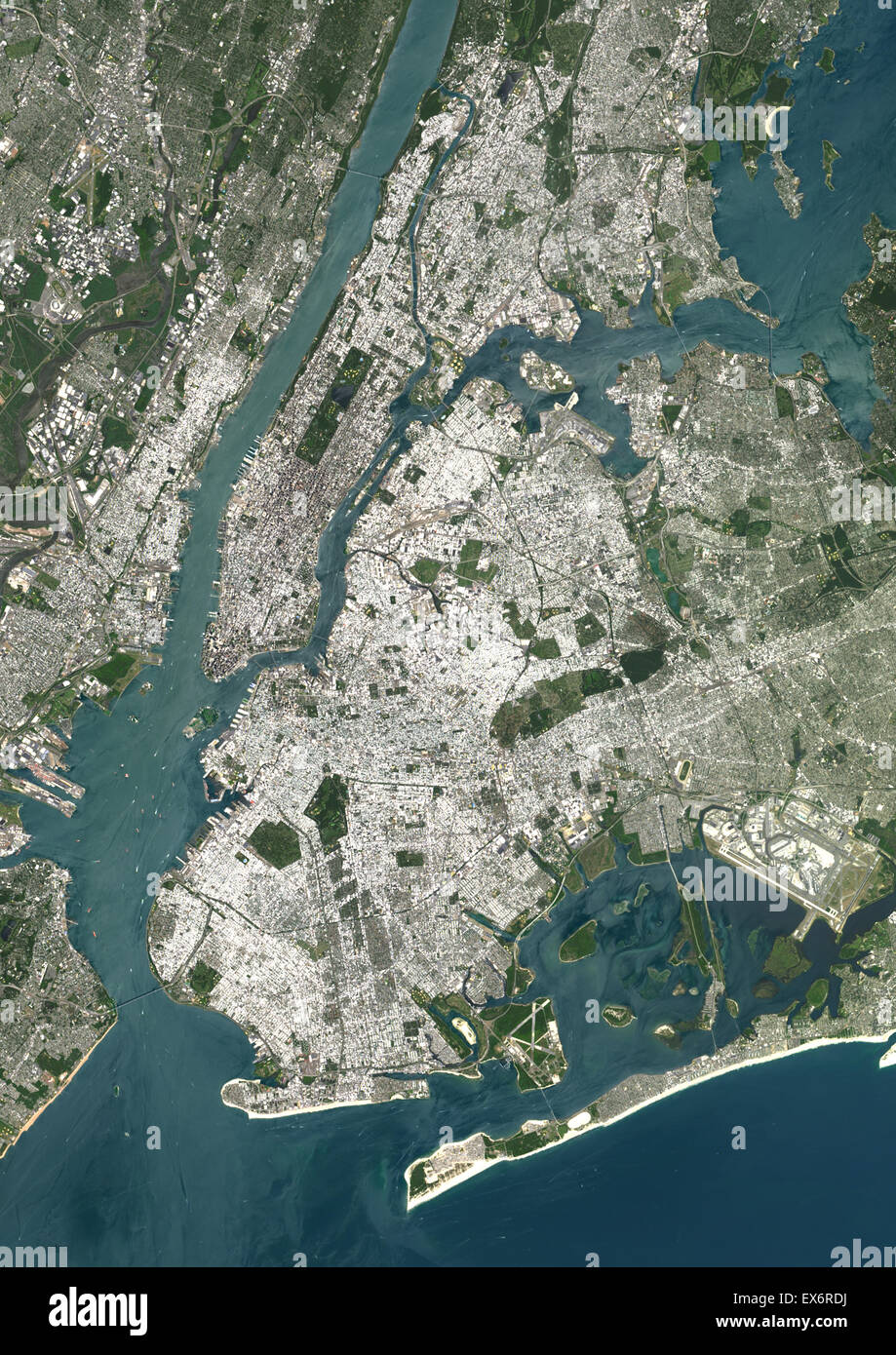 Farbe-Satellitenbild von New York City, New York State, USA. Bild aufgenommen am 31. Juli 2014 mit Landsat 8 Daten. Stockfoto