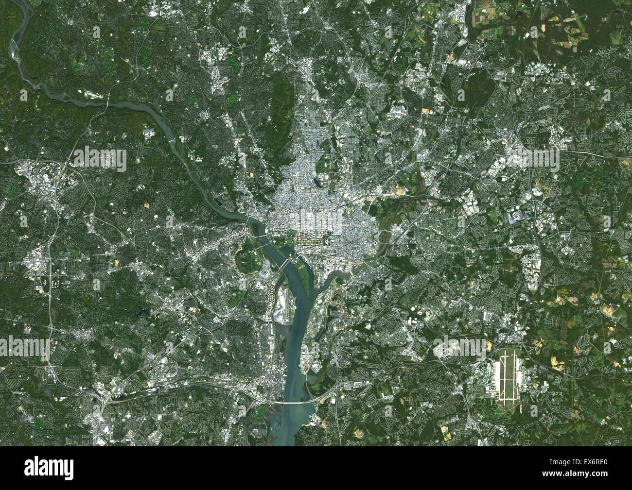 Farbe-Satellitenbild von Washington, D.C., USA. Bild aufgenommen am 17. Oktober 2014 mit Landsat 8 Daten. Stockfoto