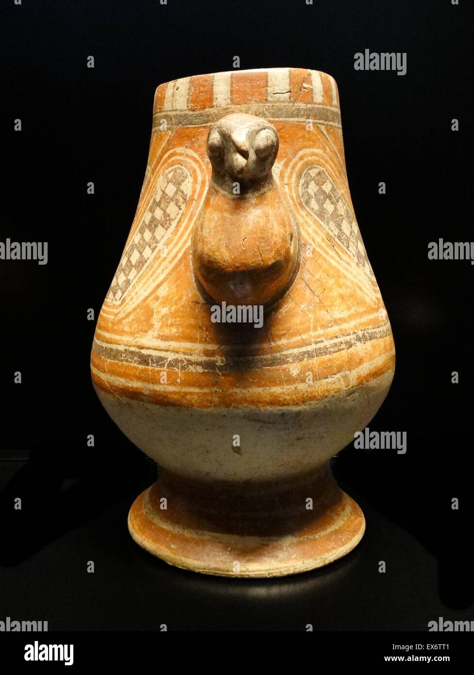 Zoomorphe Vase. Von Costa Reis aus Terrakotta gefertigt. Stockfoto