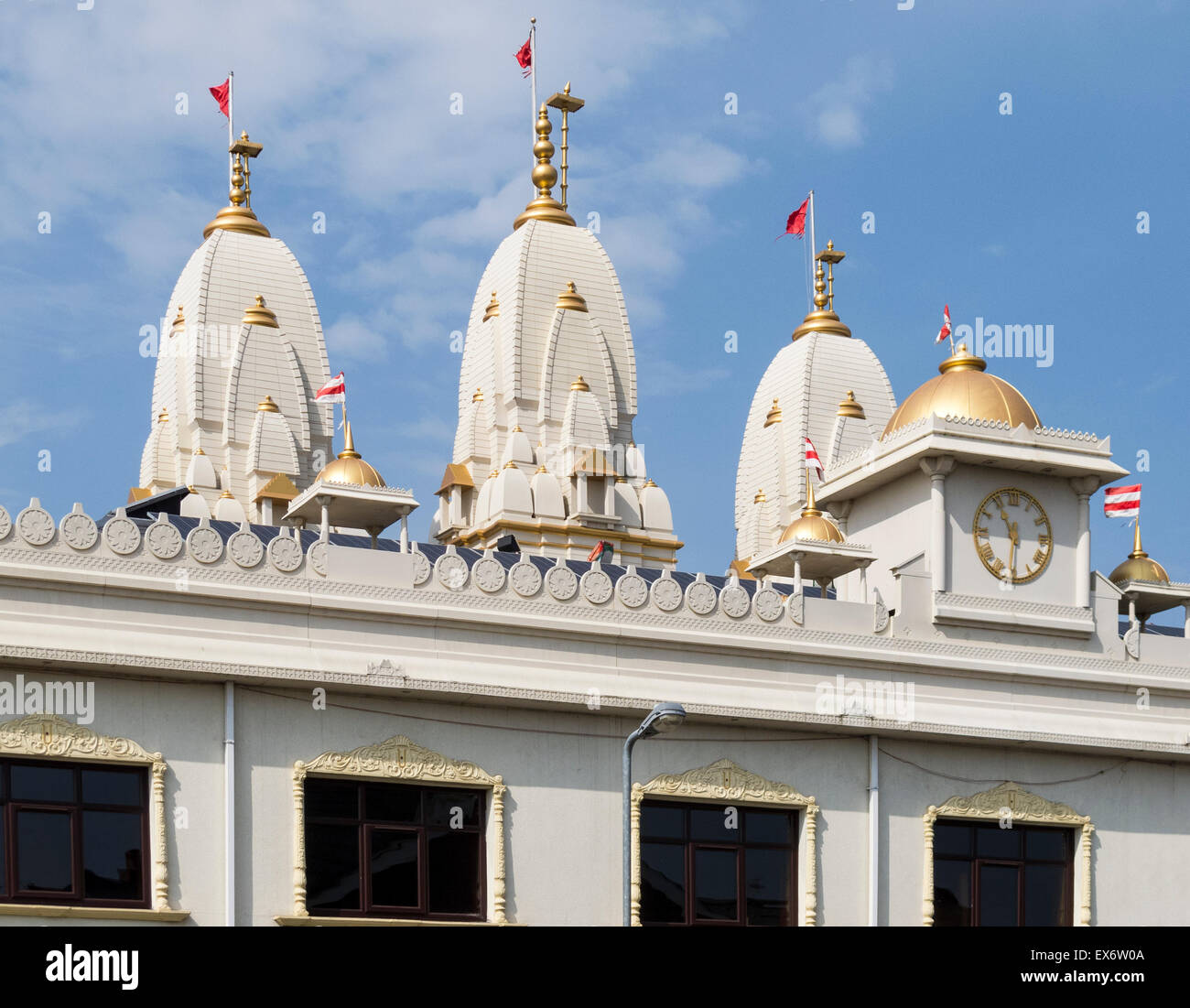 Kuppeln der Shree Swaminarayan Tempel, Cardiff, Wales Stockfoto