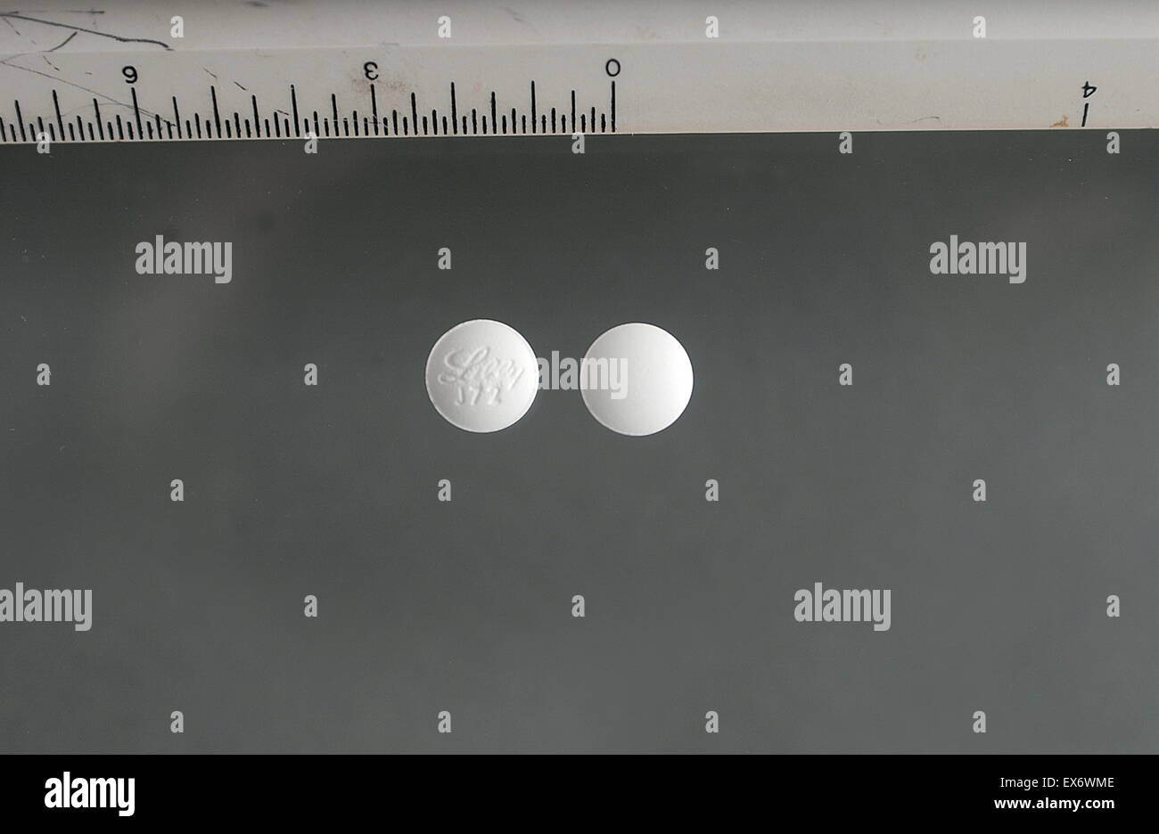 Methadon-10mg-Tabletten (auch bekannt als Symoron, Dolophine, Amidone,  Methadose, Physeptone, Heptadon und vielen anderen Namen). Es ist ein  synthetisches Opioid. Hiermit wird medizinisch als Analgetikum und eine  Wartung Anti-süchtig und reduktive ...