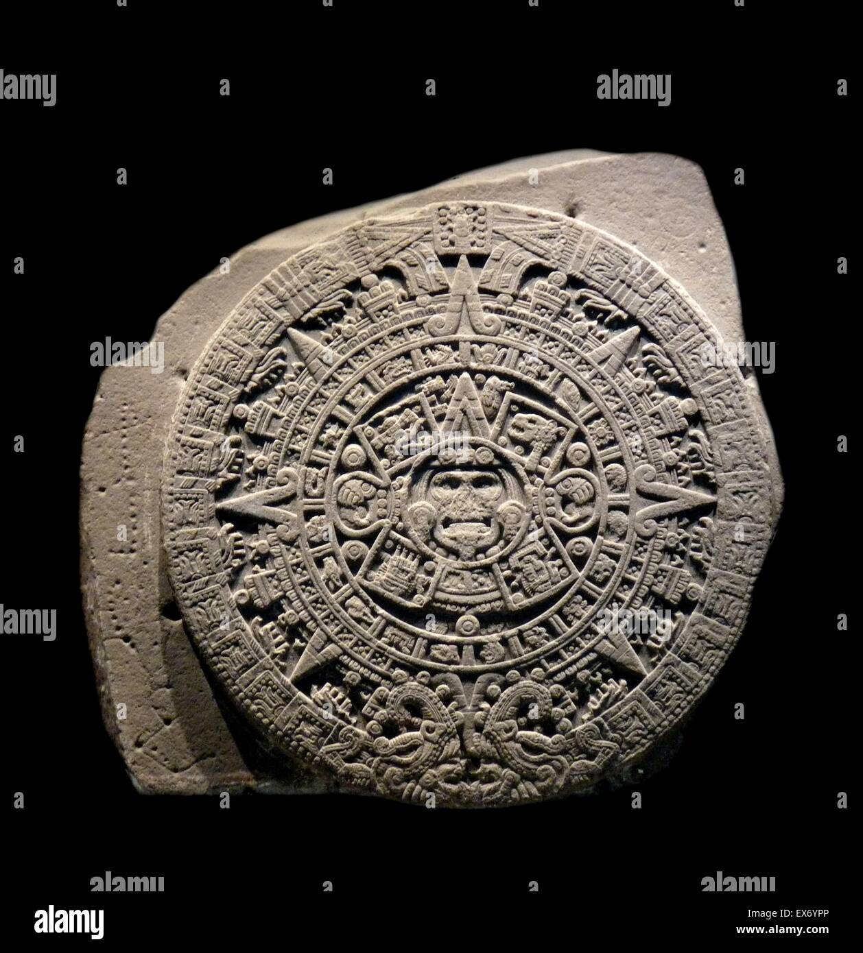 Der aztekische Kalender Stein, Sonnenstein oder Stein der fünf Epochen ist ein späten Post-Klassiker mexikanische Skulptur in das nationale Museum für Anthropologie, Mexiko-Stadt gespeichert und ist vielleicht das berühmteste Werk des aztekischen Skulptur. Ca. 15. Jh. Stockfoto