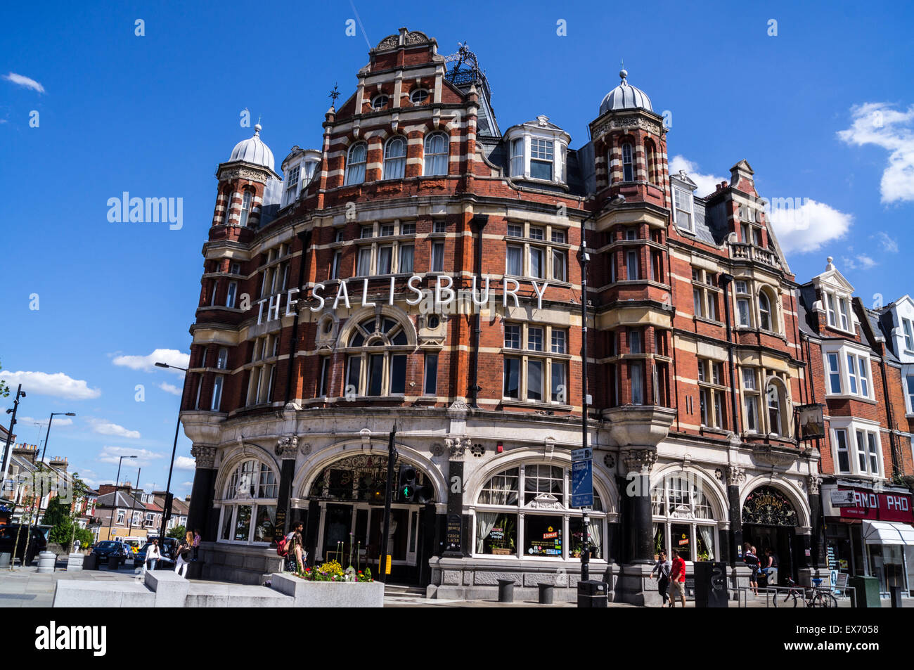 Salisbury Hotel, viktorianischen Pub von John Cathles Hill, 1899, Grand Parade, Harringay, London England Stockfoto