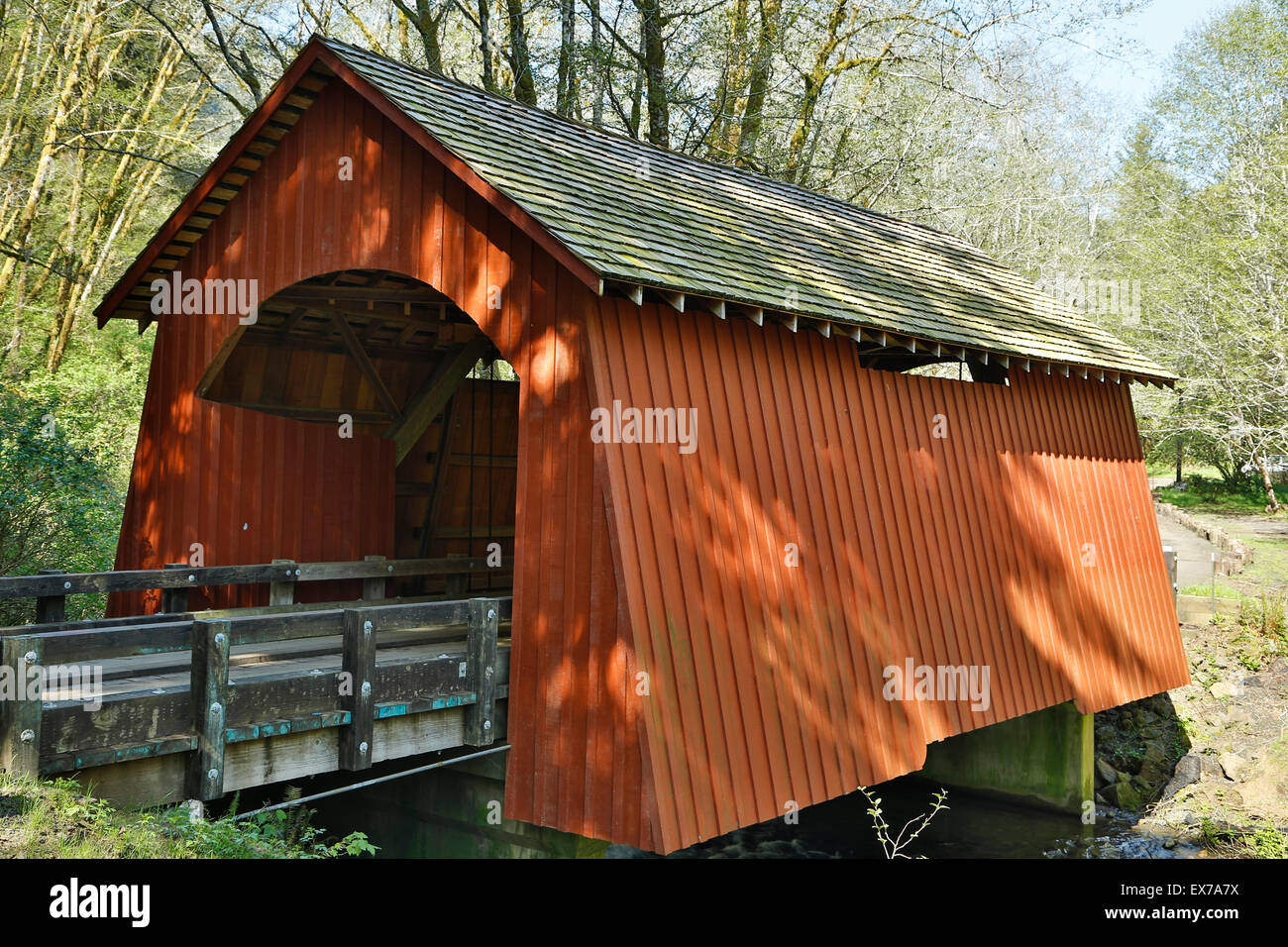 Ruhestand gedeckte Brücke, Ruhestand, Oregon USA Stockfoto