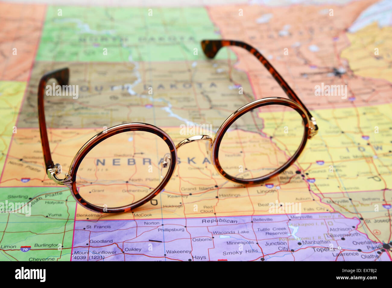 Gläser auf einer Karte von USA - Nebraska Stockfoto
