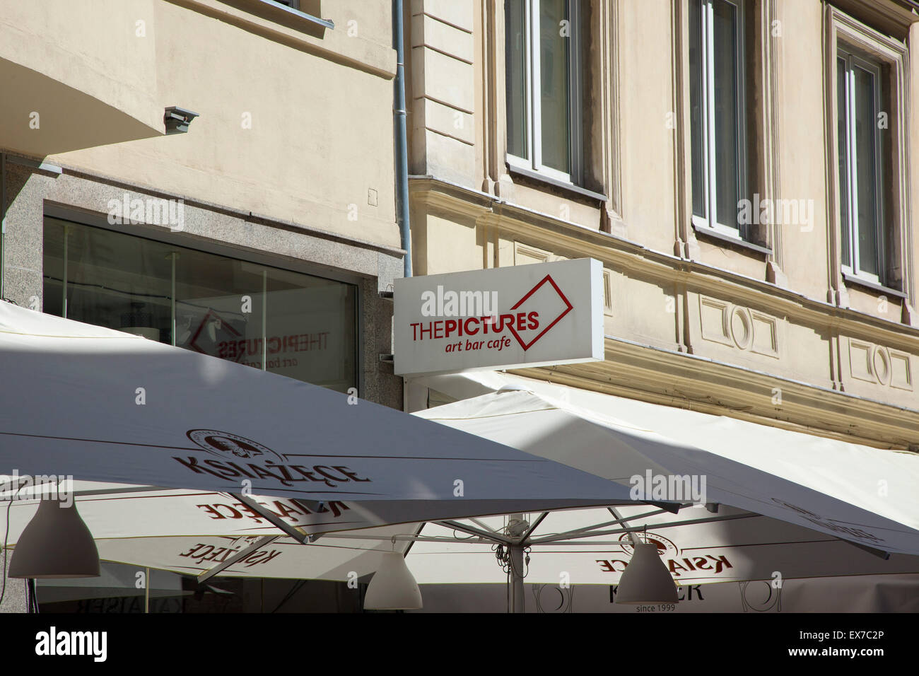 Polen, Warschau, Chielna, Außenseite des Bilder-Kunst-Café und Bar. Stockfoto