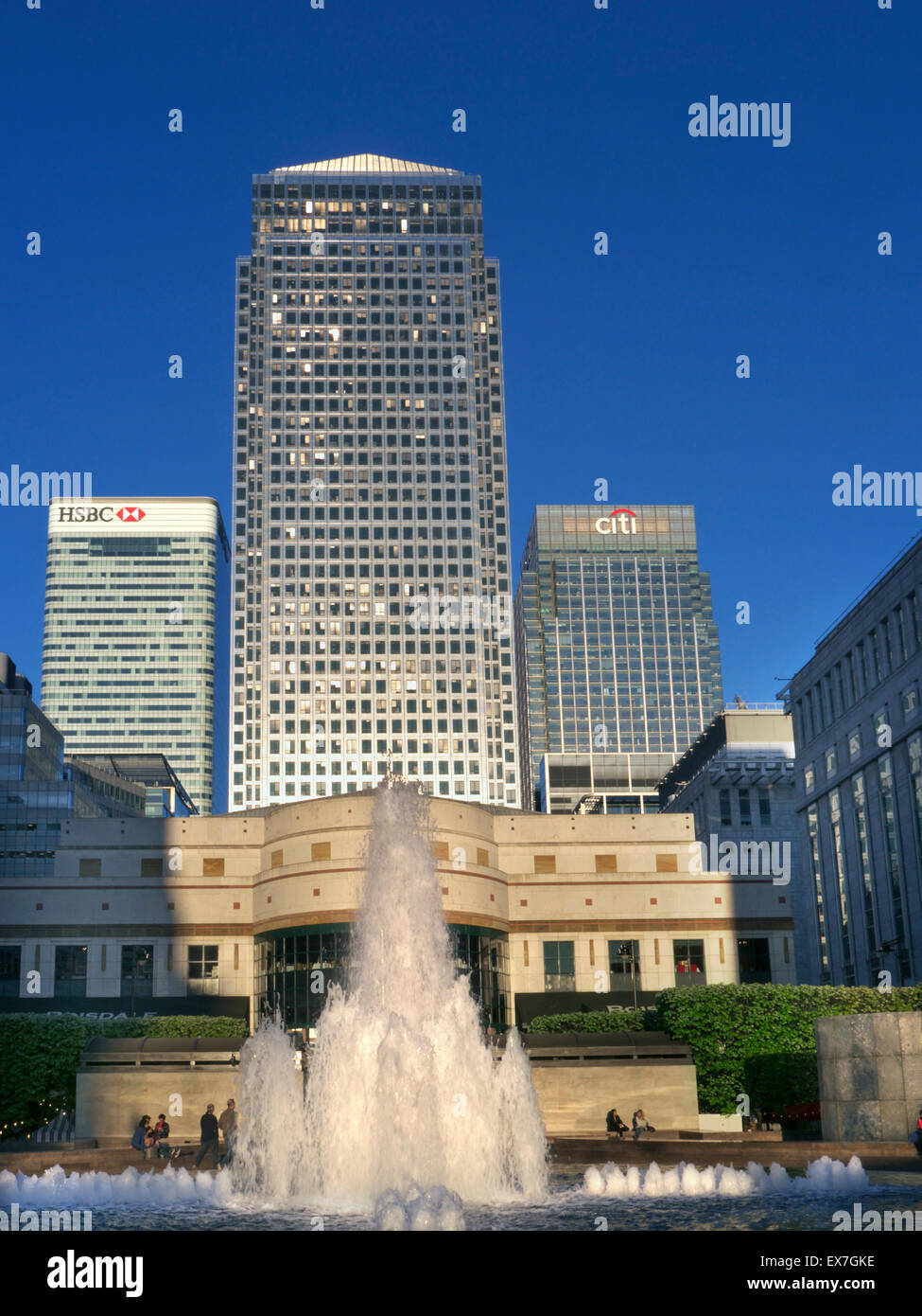 BANKS CANARY WHARF die Sonne am späten Nachmittag beleuchtet die Türme am Cabot Square Canada One HSBC und CiTi Banks Canary Wharf London Financial District Stockfoto