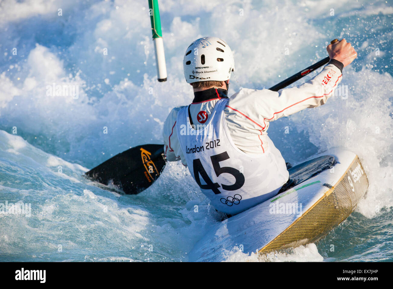 LEE VALLEY, ENGLAND - British Open 2013, Kanu-Slalom im Lee Valley White Water Centre am 3. November 2013. Stockfoto