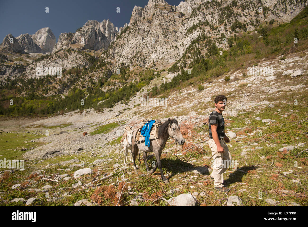 Gruppieren Sie wandern aus Gusinje, Montenegro nach Theth, Albanien. Stockfoto