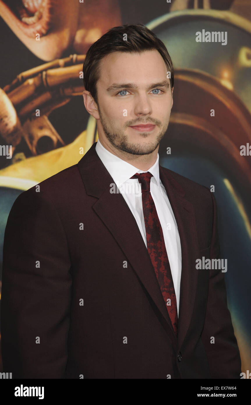 Filmpremiere mit Mad Max-Fury Road: Nicholas Hoult Where: Los Angeles, California, Vereinigte Staaten von Amerika bei: 8. Mai 2015 Stockfoto