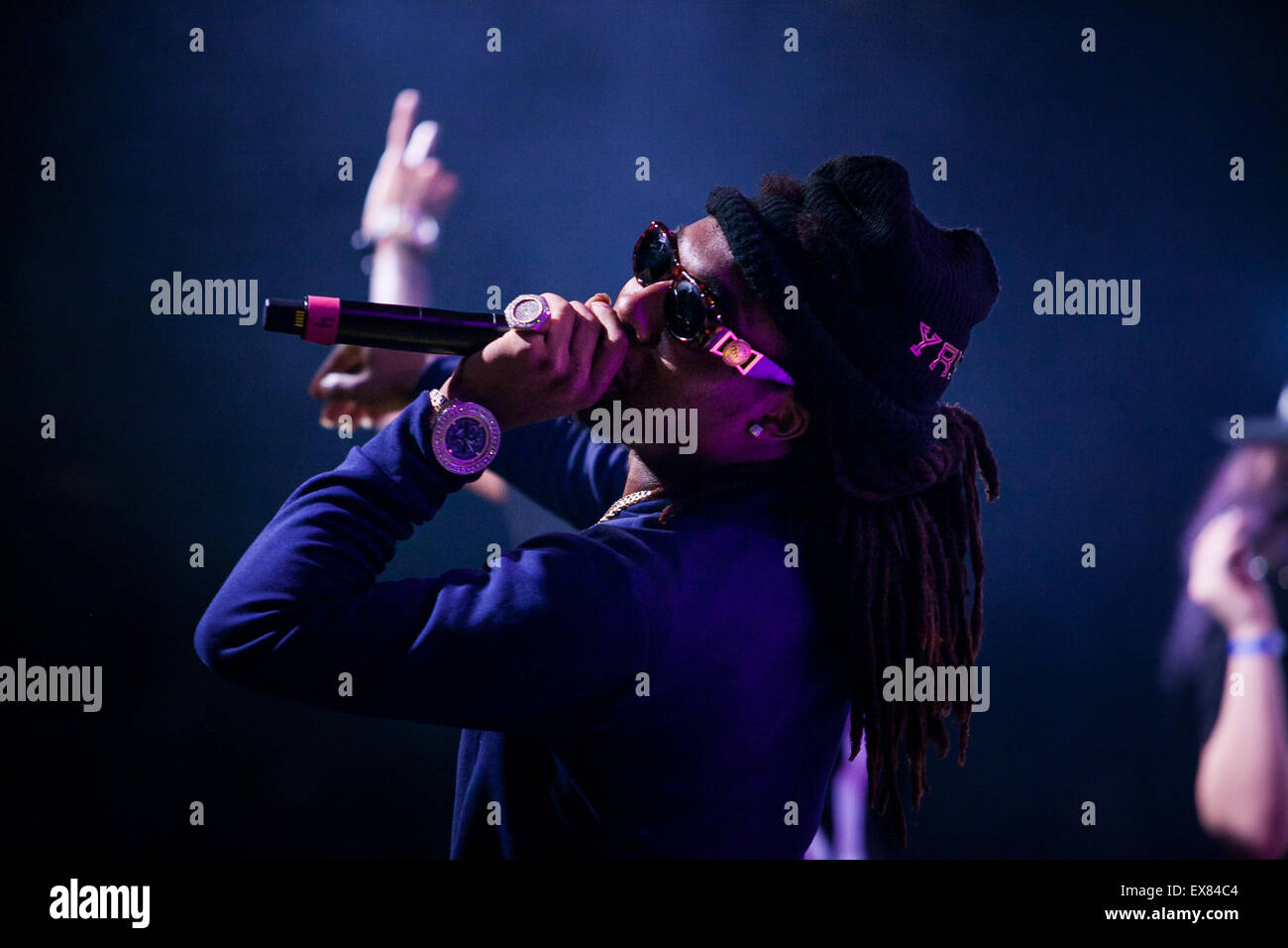 Moskau, Russland - 27. März 2015: Soulja Boy und Migos (Offset, Start, Quavo) auf der Bühne von Ray nur Arena Nachtclub Stockfoto